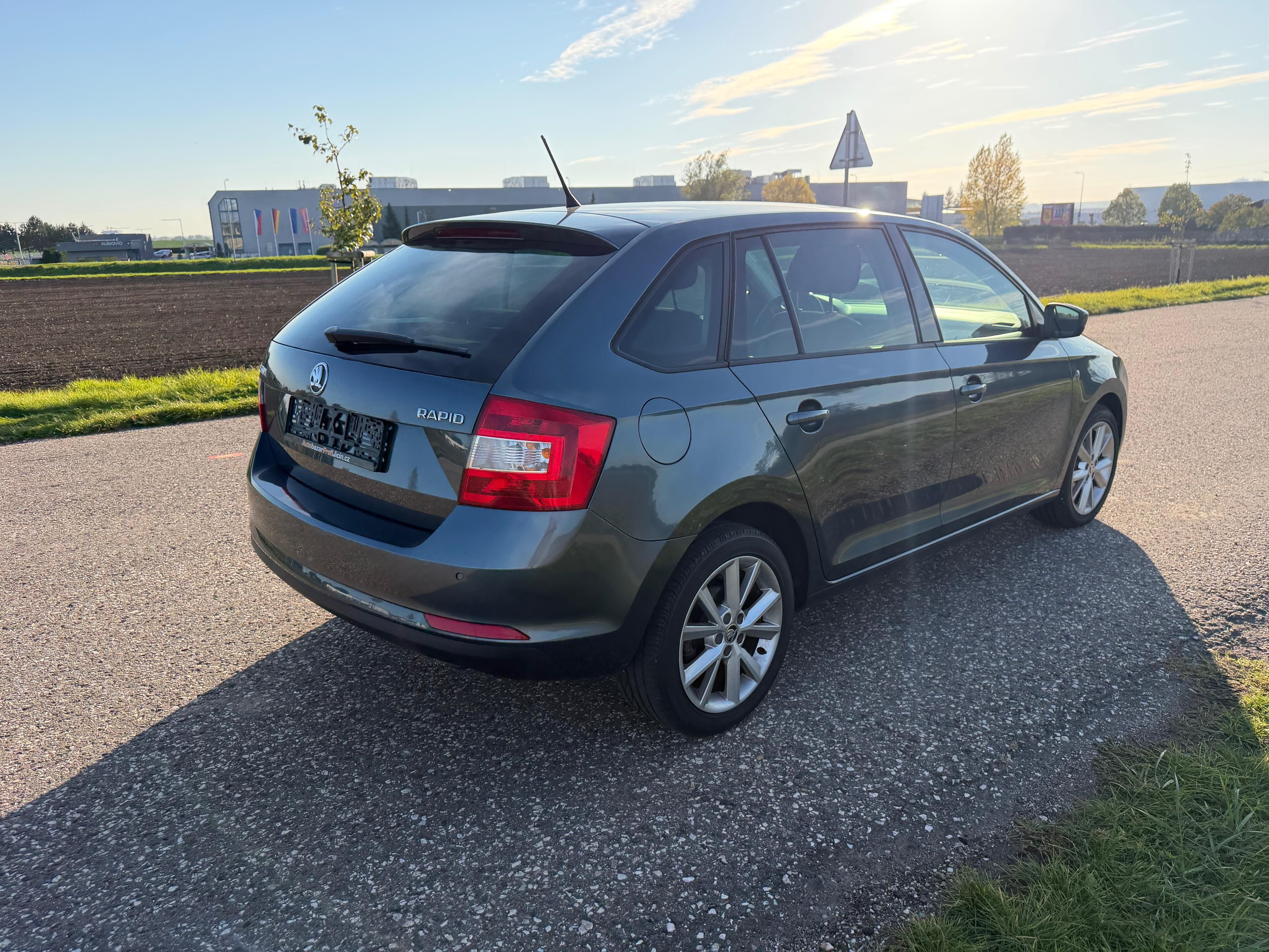 Škoda Rapid, 1,2 TSi Pravid.servis Nová STK - fotka 4