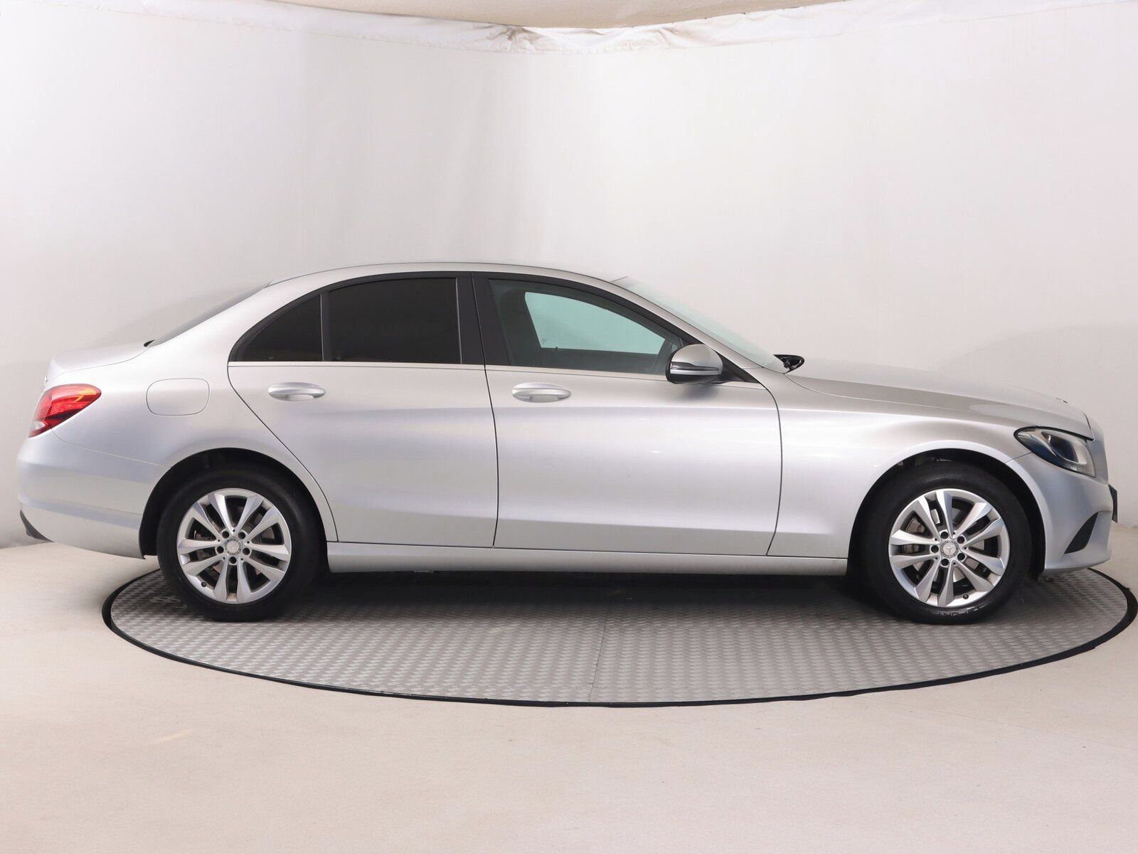Mercedes-Benz Třídy C, 220 d 4MATIC, Classic, Automat - fotka 6