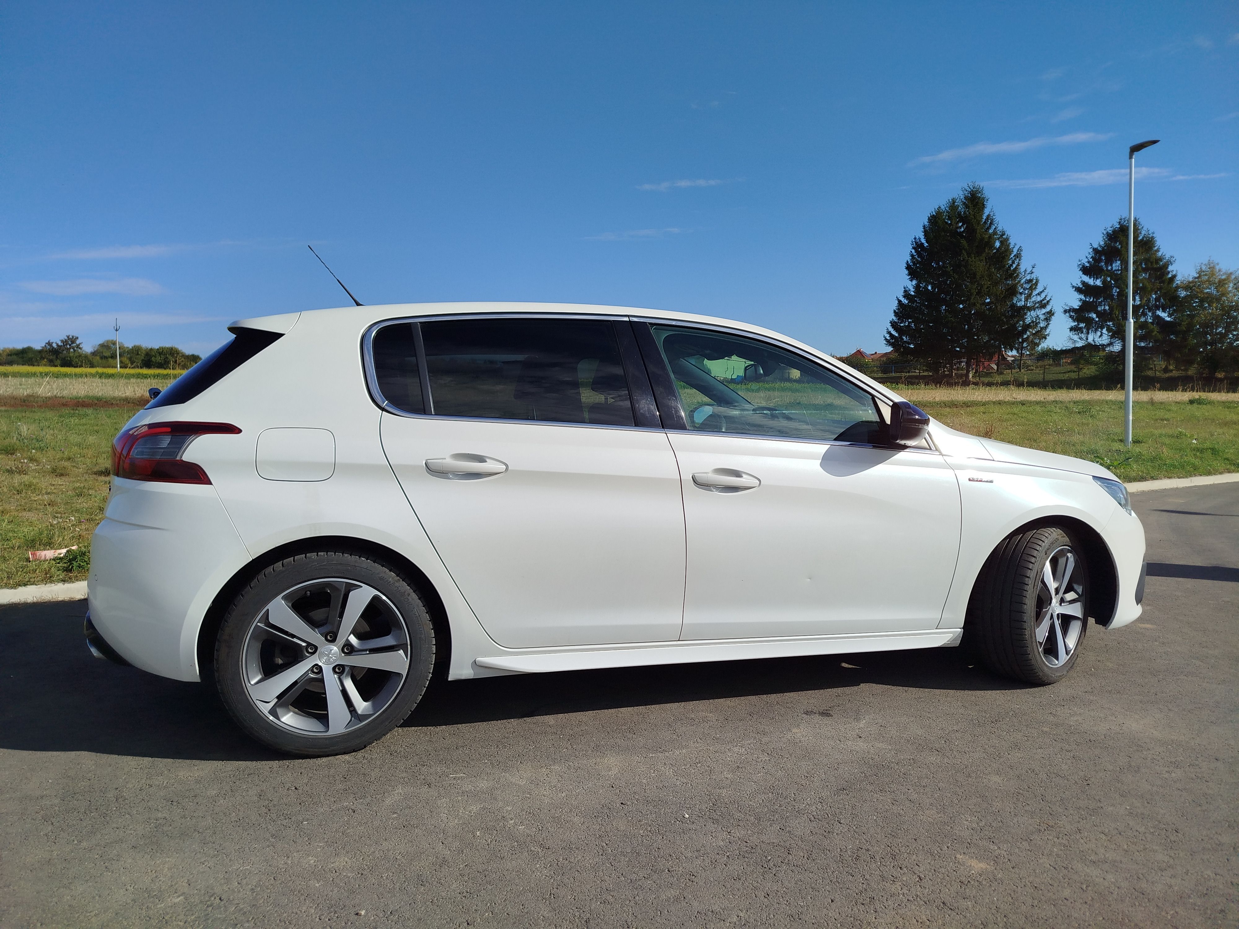 Peugeot 308 - fotka 3