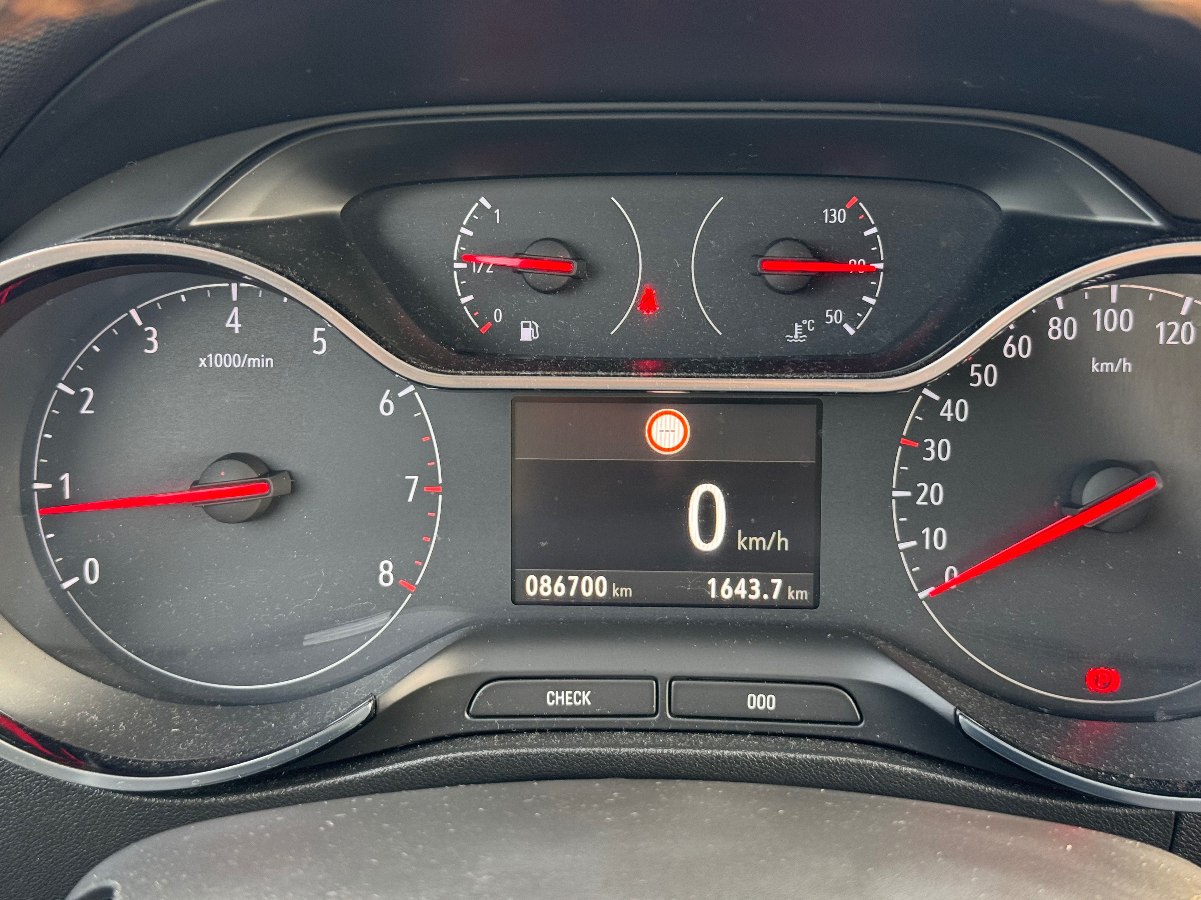 Opel Crossland X, 1.2 turbo 96 - fotka 2