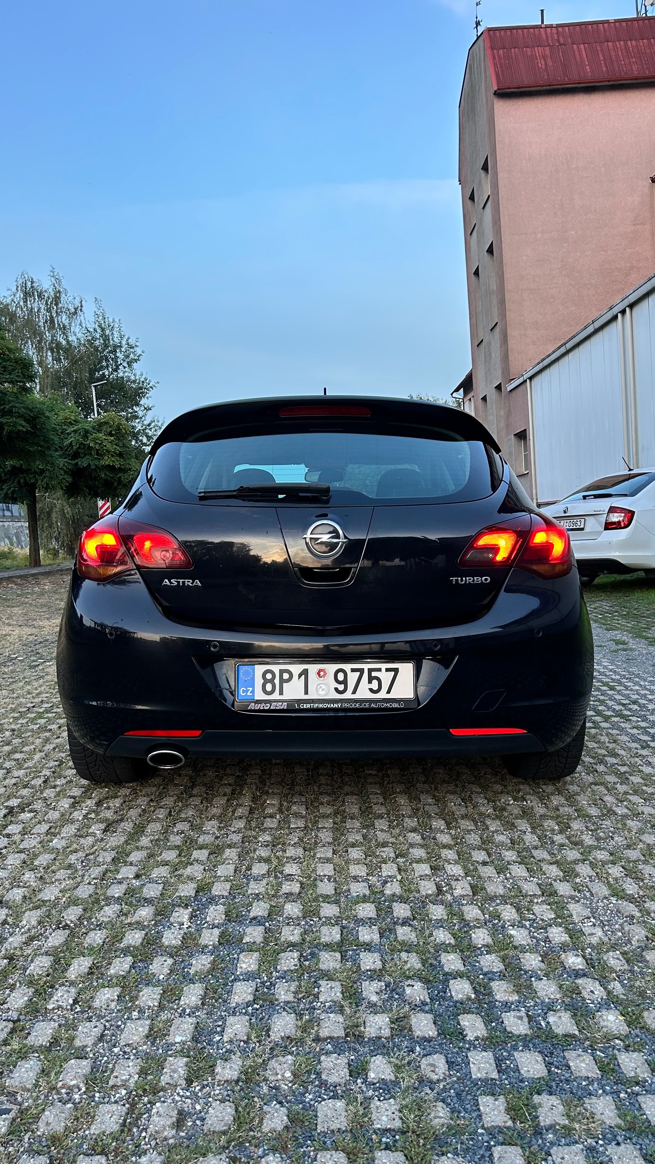 Opel Astra, Opel Astra J 1.4T 103kw Sport - fotka 3