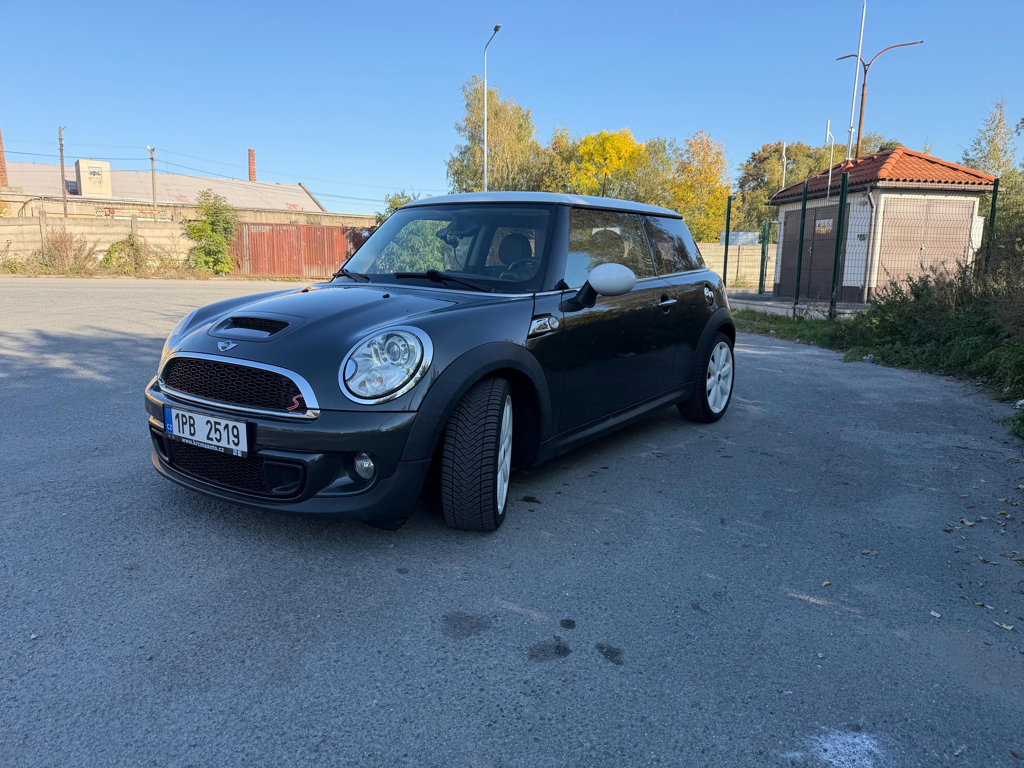 Mini Cooper S, MINI Cooper S automat - fotka 2