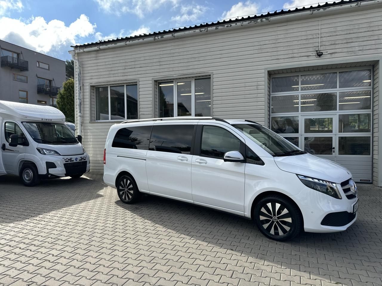 Mercedes-Benz Třídy V, V250 4matic LONG TOP STAV - fotka 2