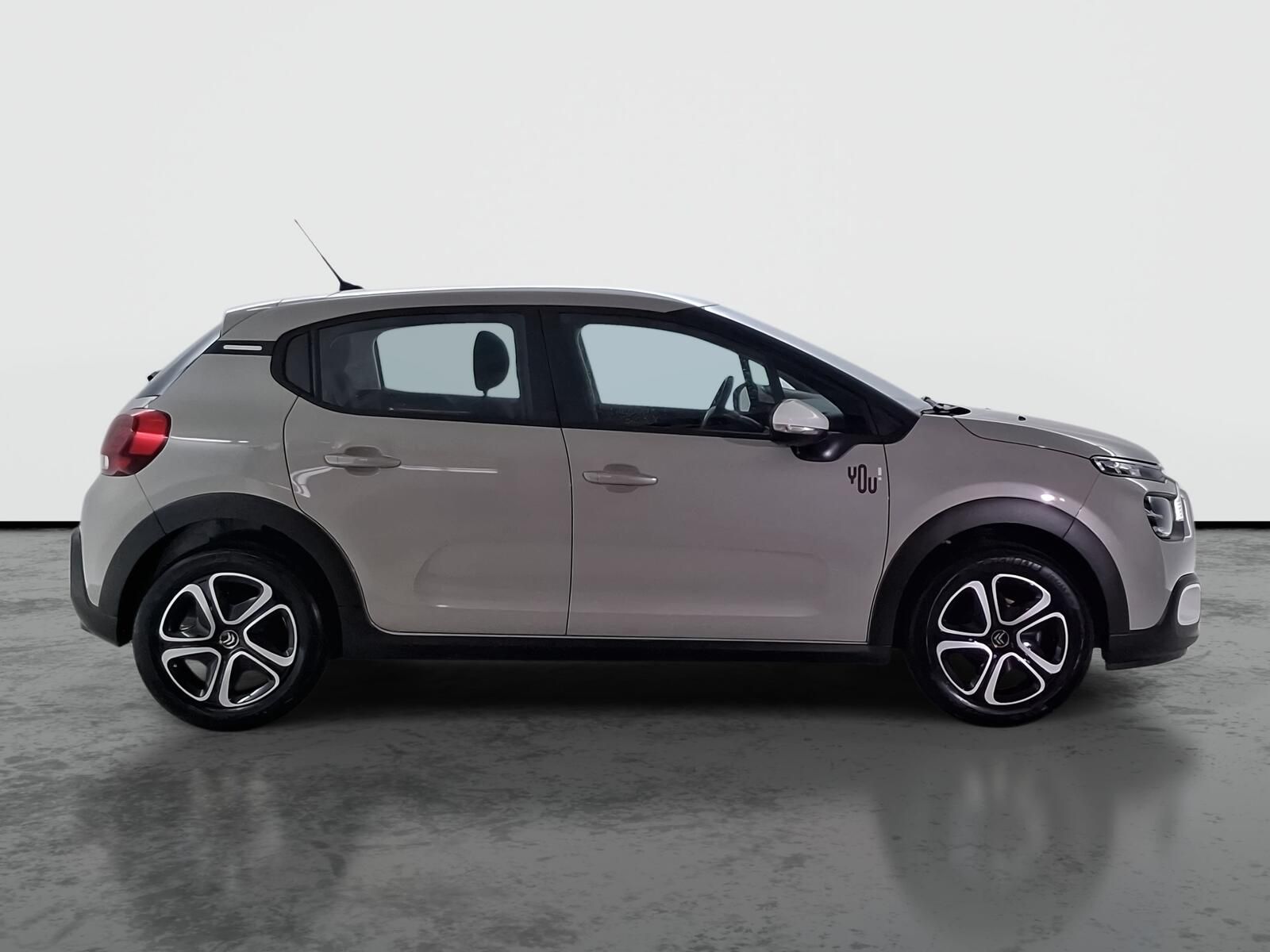 Citroën C3, 1.2 PureTech, You, ČR,1.maj - fotka 6
