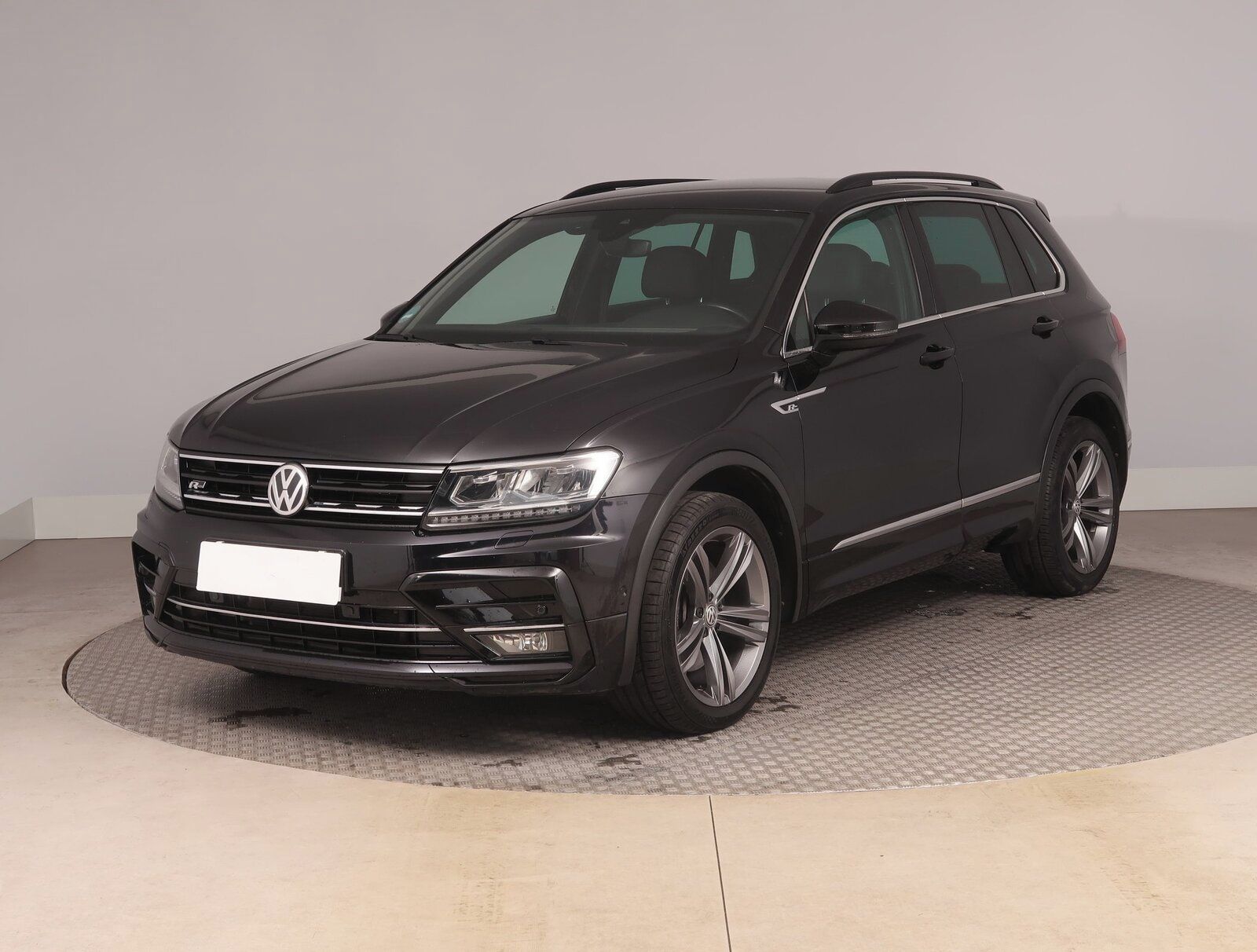 Volkswagen Tiguan, 2.0 TSI, R-Line, 4X4, Automat - fotka 2