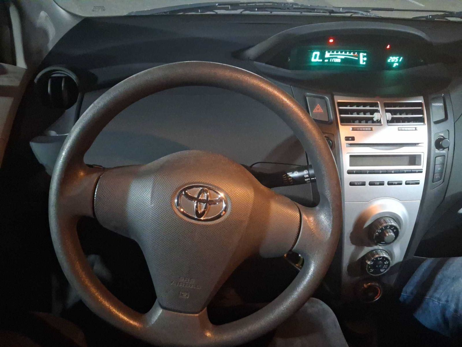 Toyota Yaris, 1.3, Serv.kniha, Klima - fotka 3