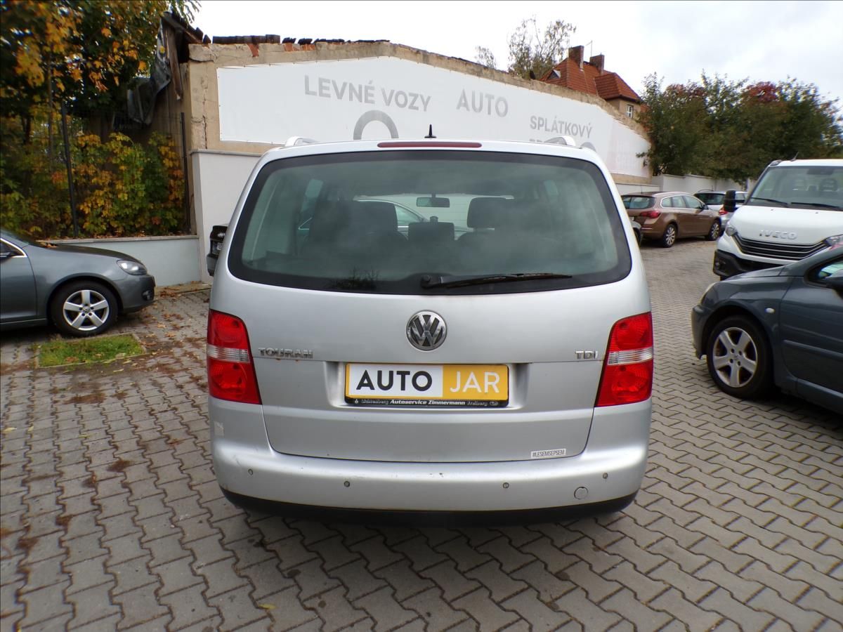 Volkswagen Touran, 2,0 TDI-103KW  DSG,XENONY - fotka 6