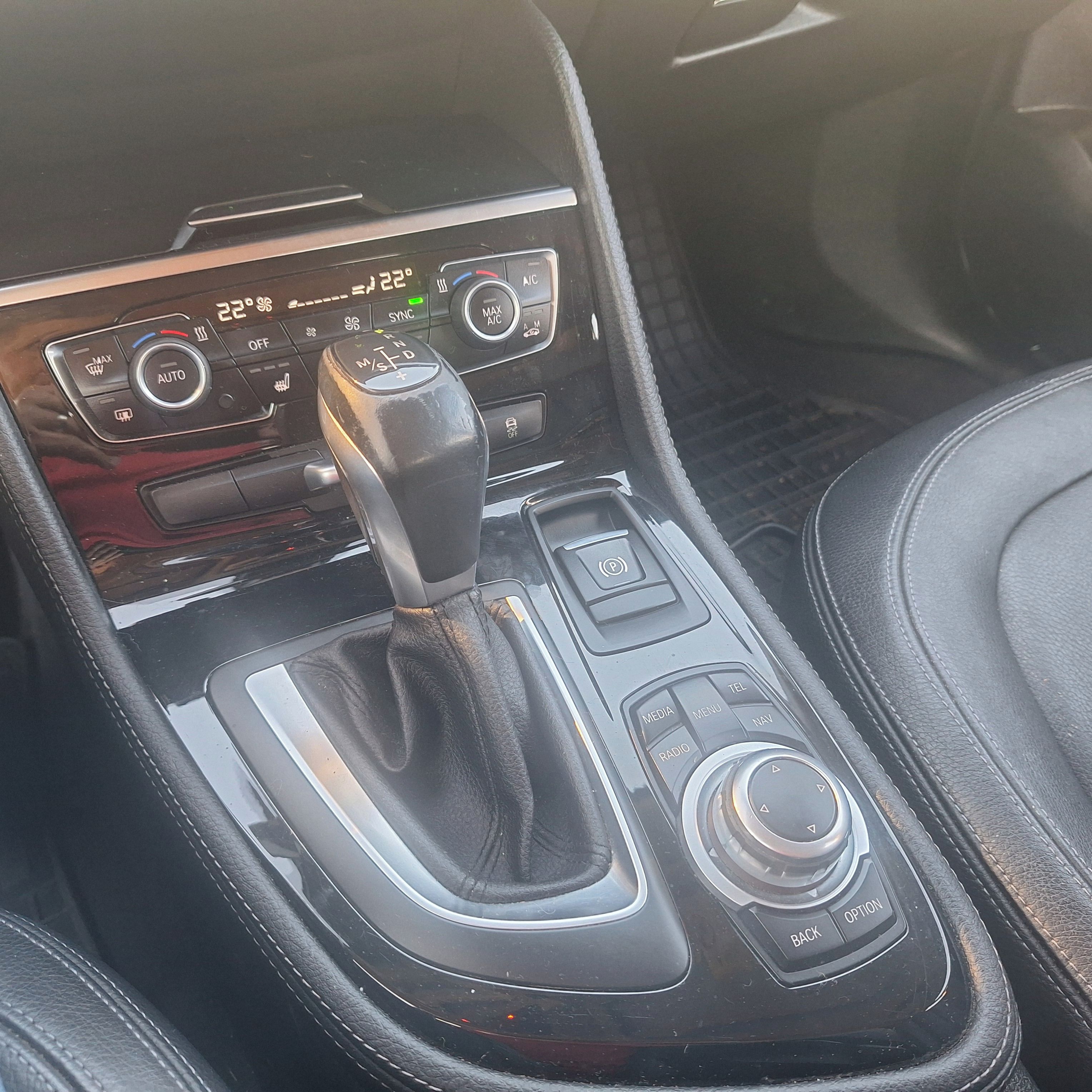 BMW Řada 2, BMW 218 D LUXURY LINE - fotka 5