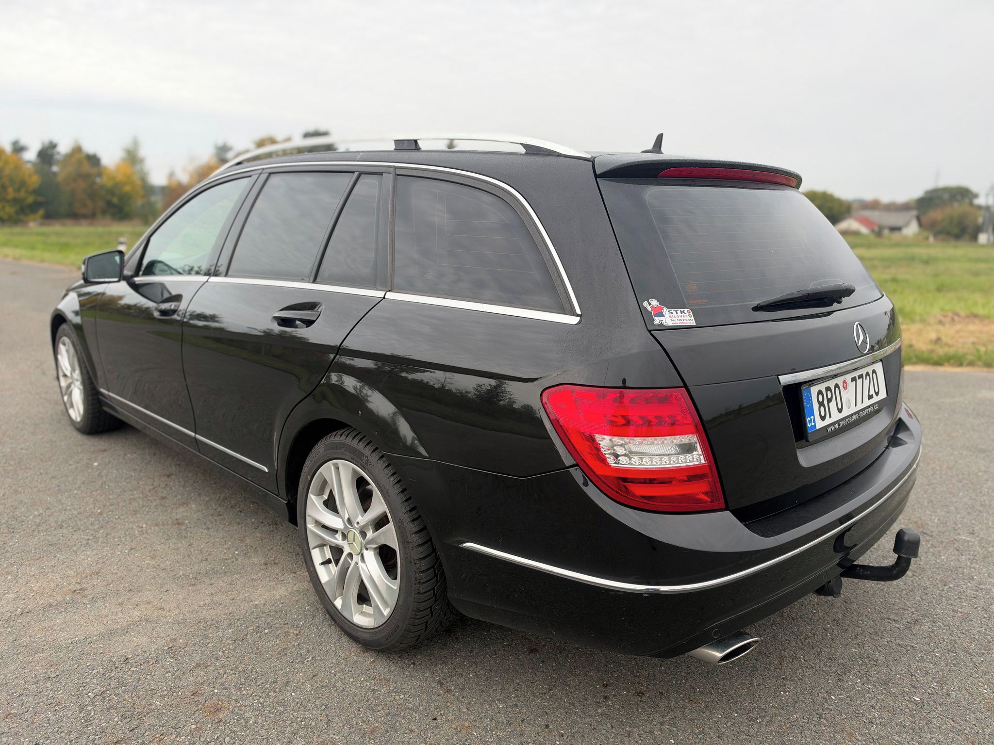 Mercedes-Benz Třídy C, Kombi 125 kW diesel  142000 KM - fotka 3