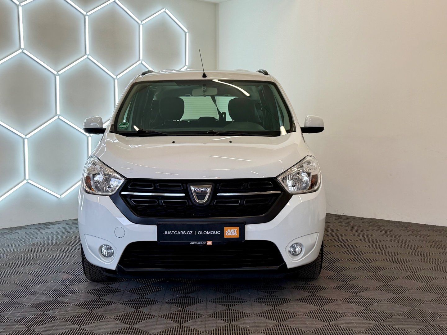 Dacia Lodgy, 1.6 i Laureate/GPS NAVI/1.MAJ - fotka 3