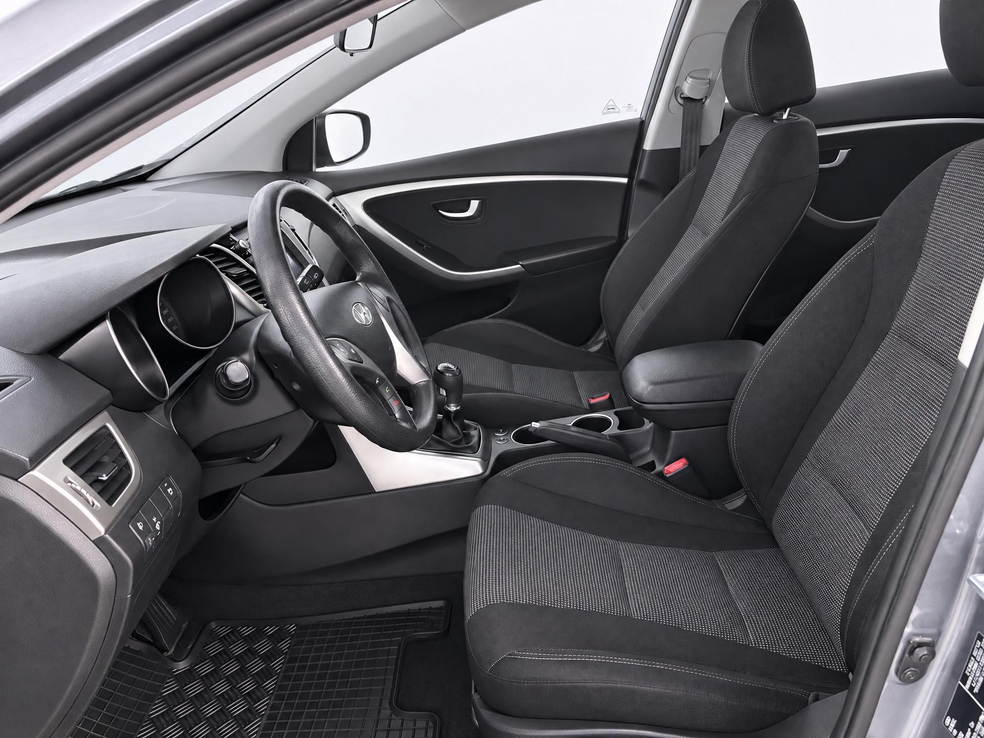Hyundai i30, 1,4 CVVT 73KW NAVI ORIG. ALU - fotka 5