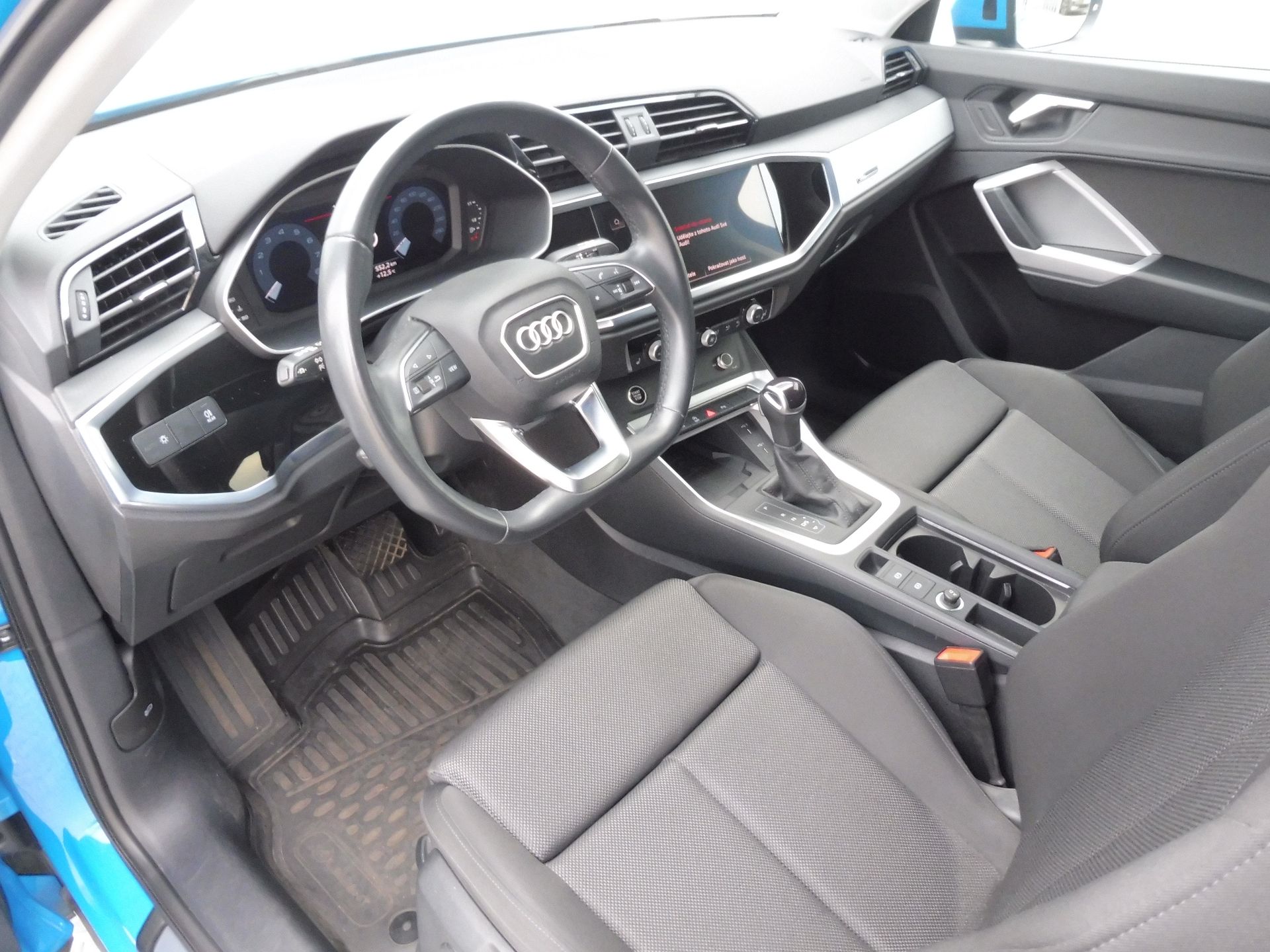 Audi Q3, 35 TFSI 110kW S-tronic, S-line - fotka 6