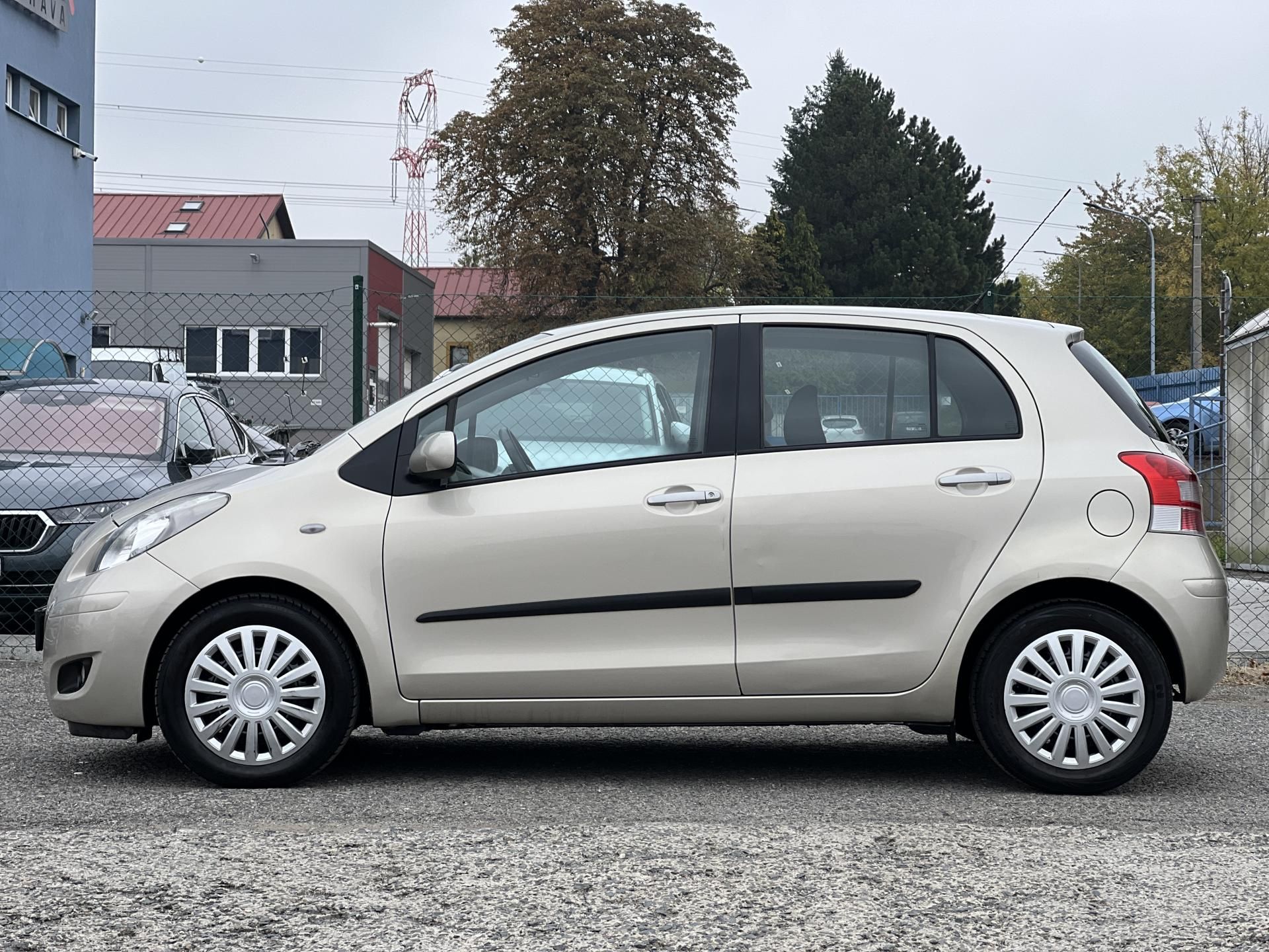 Toyota Yaris, 1.3VVT-i 74kw KLIMA PŮVOD ČR - fotka 4