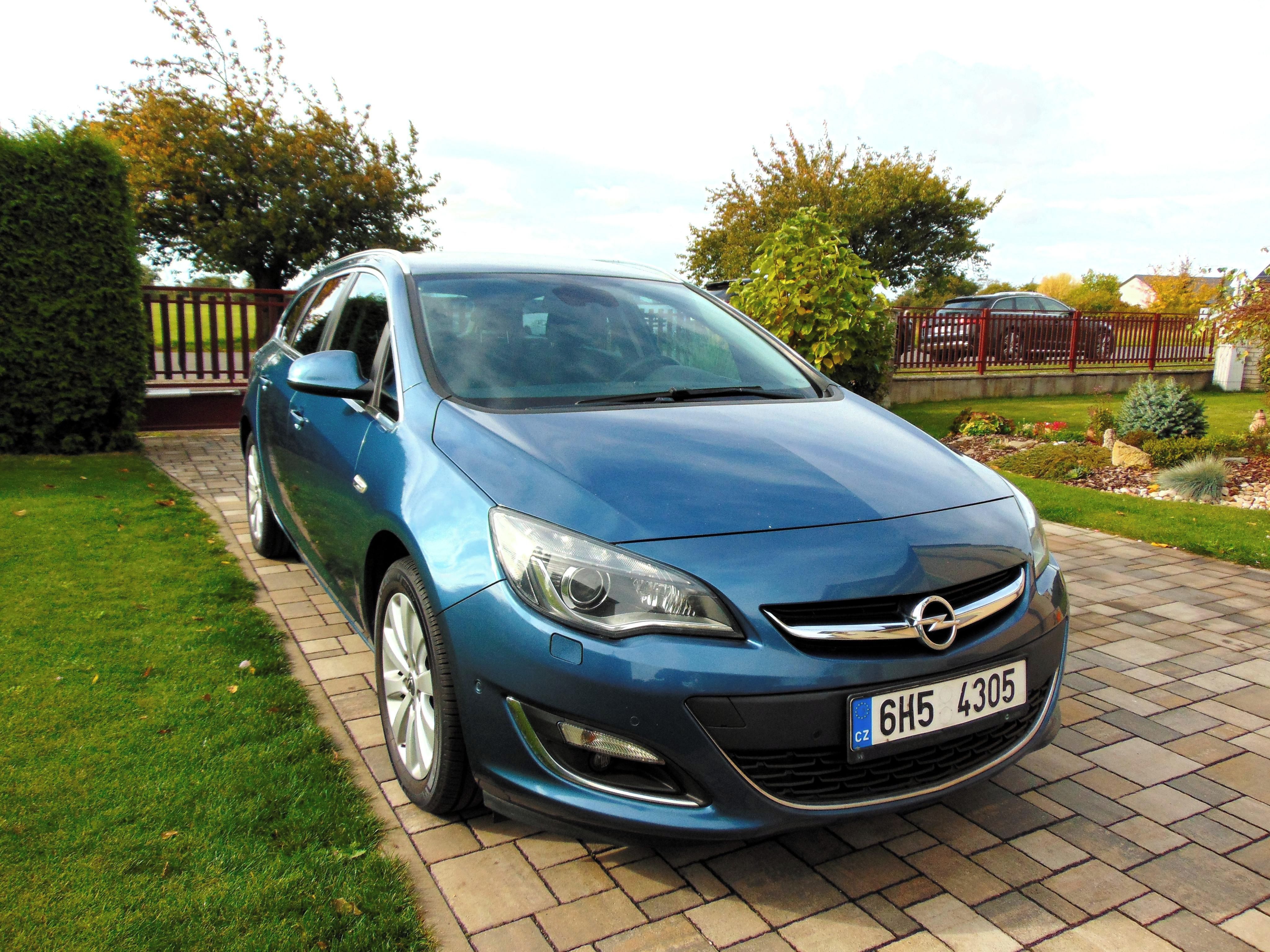 Opel Astra, OPEL ASTRA 1.6 CDTI,ČR,1.MAJ - fotka 3