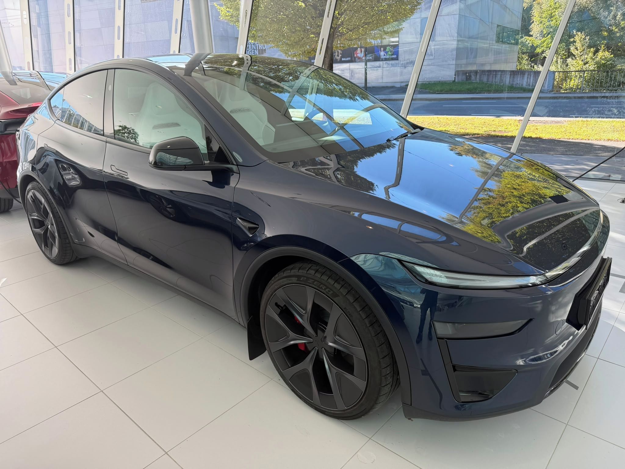 Tesla Model Y, Performance 3/2026 Tažné - fotka 3