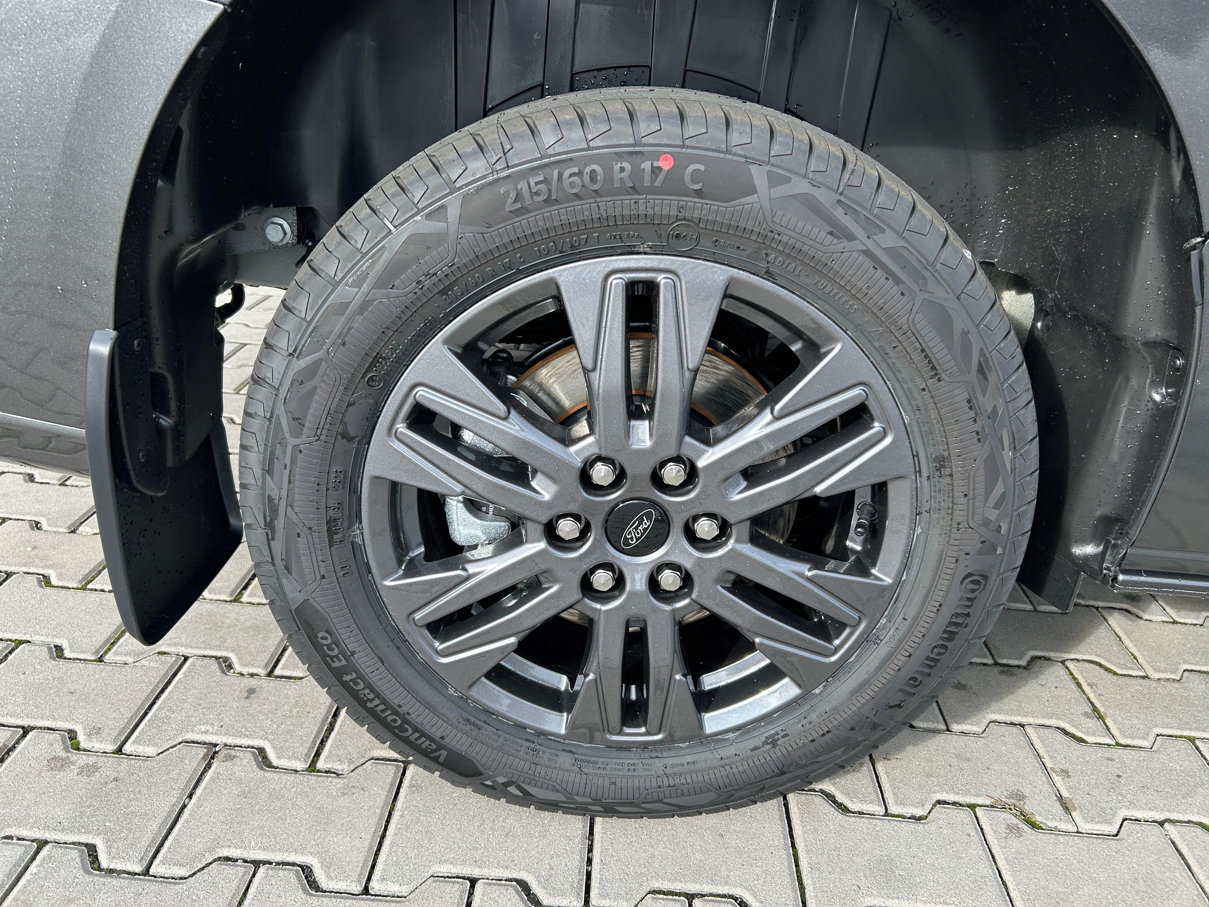 Ford Tourneo Custom, Titanium  L1 2.5 PHEV 171kW - fotka 5