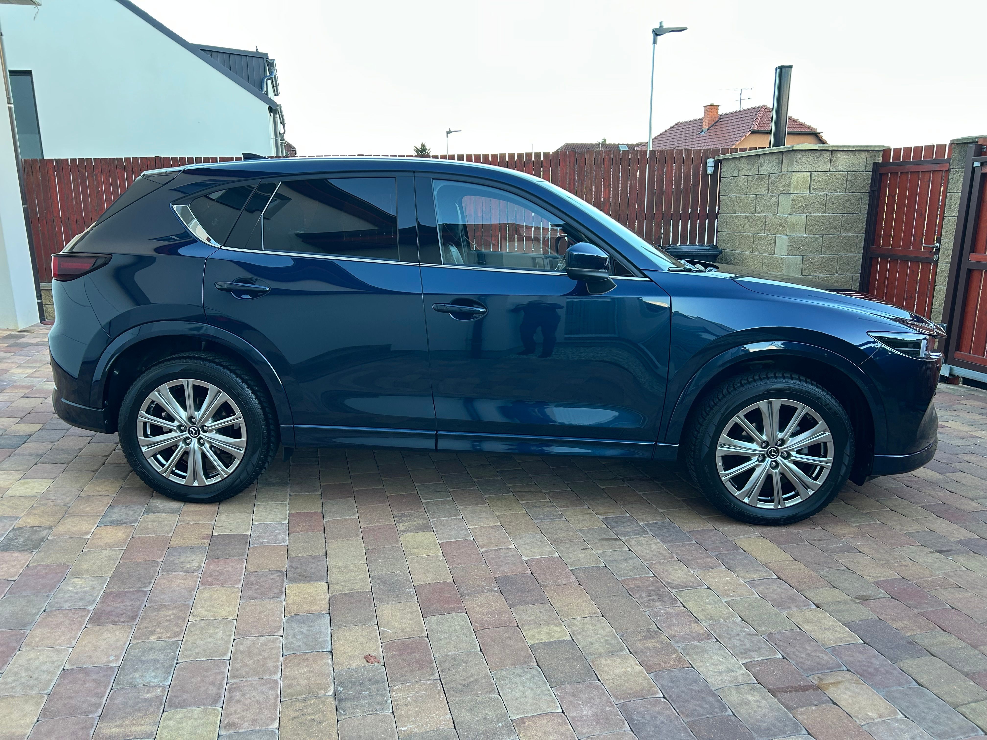 Mazda CX-5, 2.5 e-SKYACTIV-G194 TAKUMI AWD - fotka 4