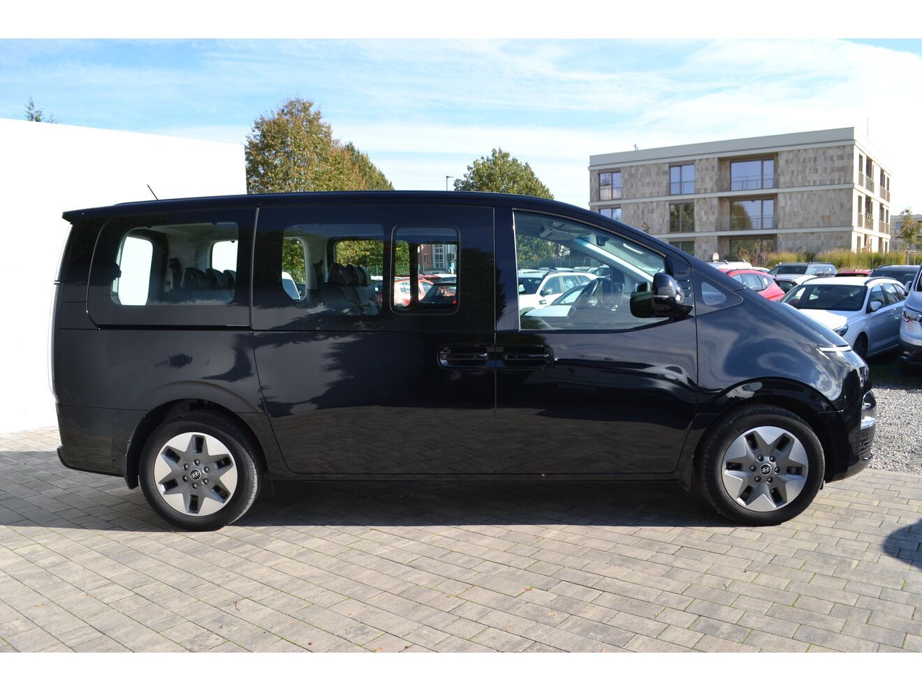 Hyundai Staria, 1.6T-GDI HEV 225 PREMIUM EXECU - fotka 6