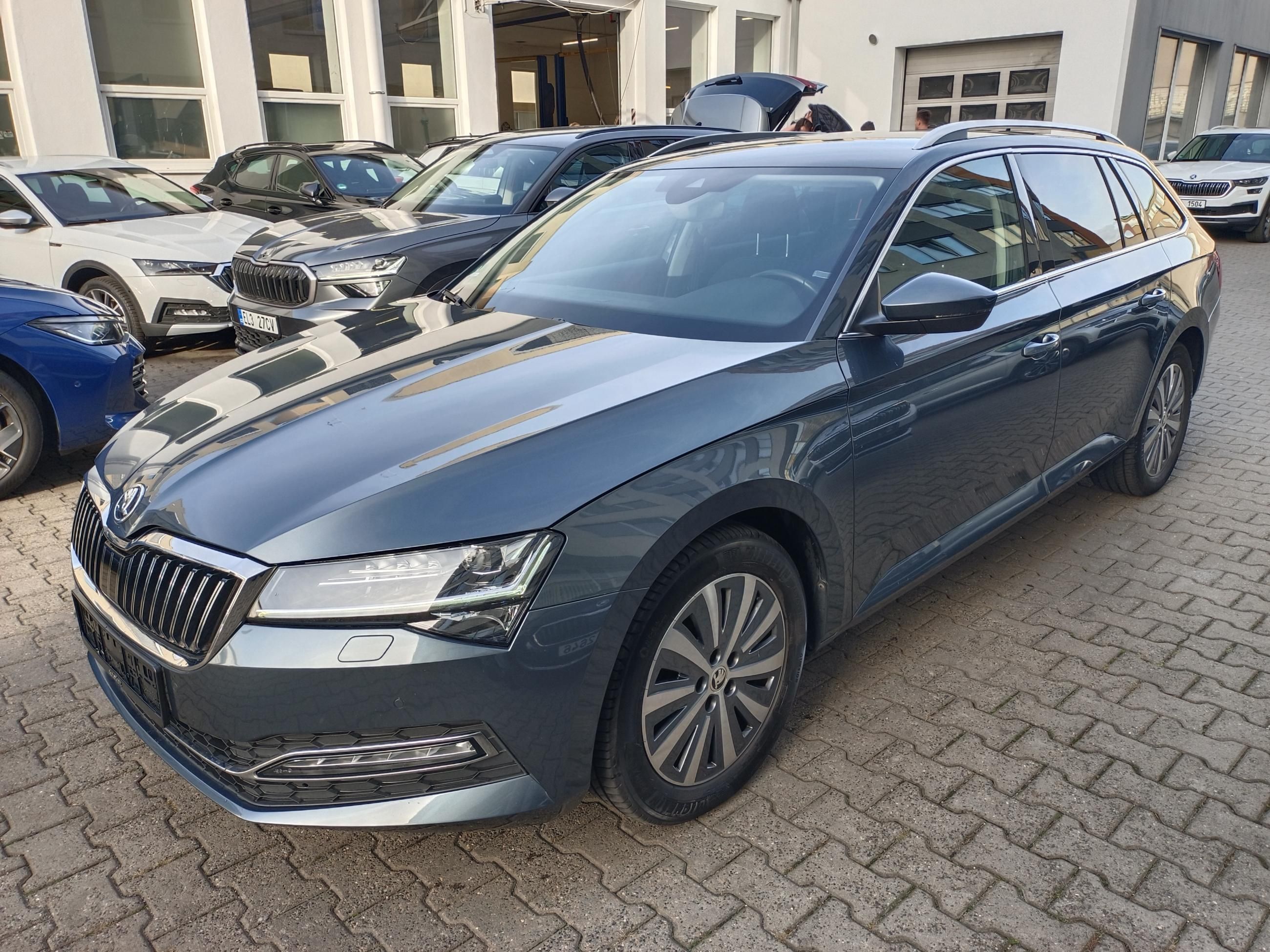 Škoda Superb, 2.0 TDI 110kW DSG / Tažné - fotka 3