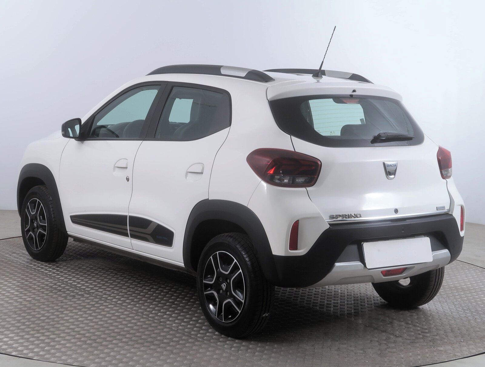 Dacia Spring, Electric 45 (27 kWh), Automat - fotka 4