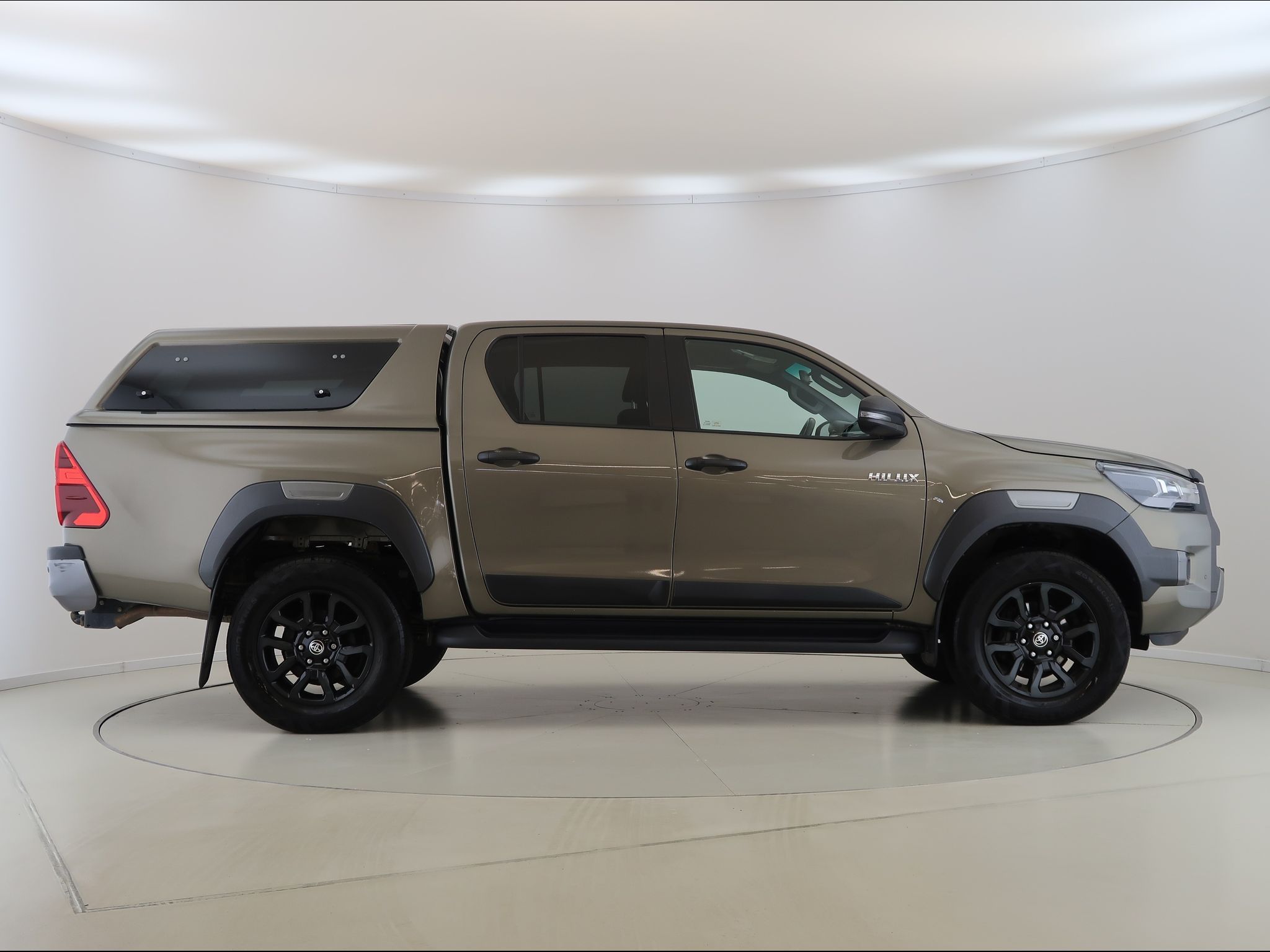 Toyota Hilux, 2.8D,Invincible,4X4,CZ,1Maj - fotka 4