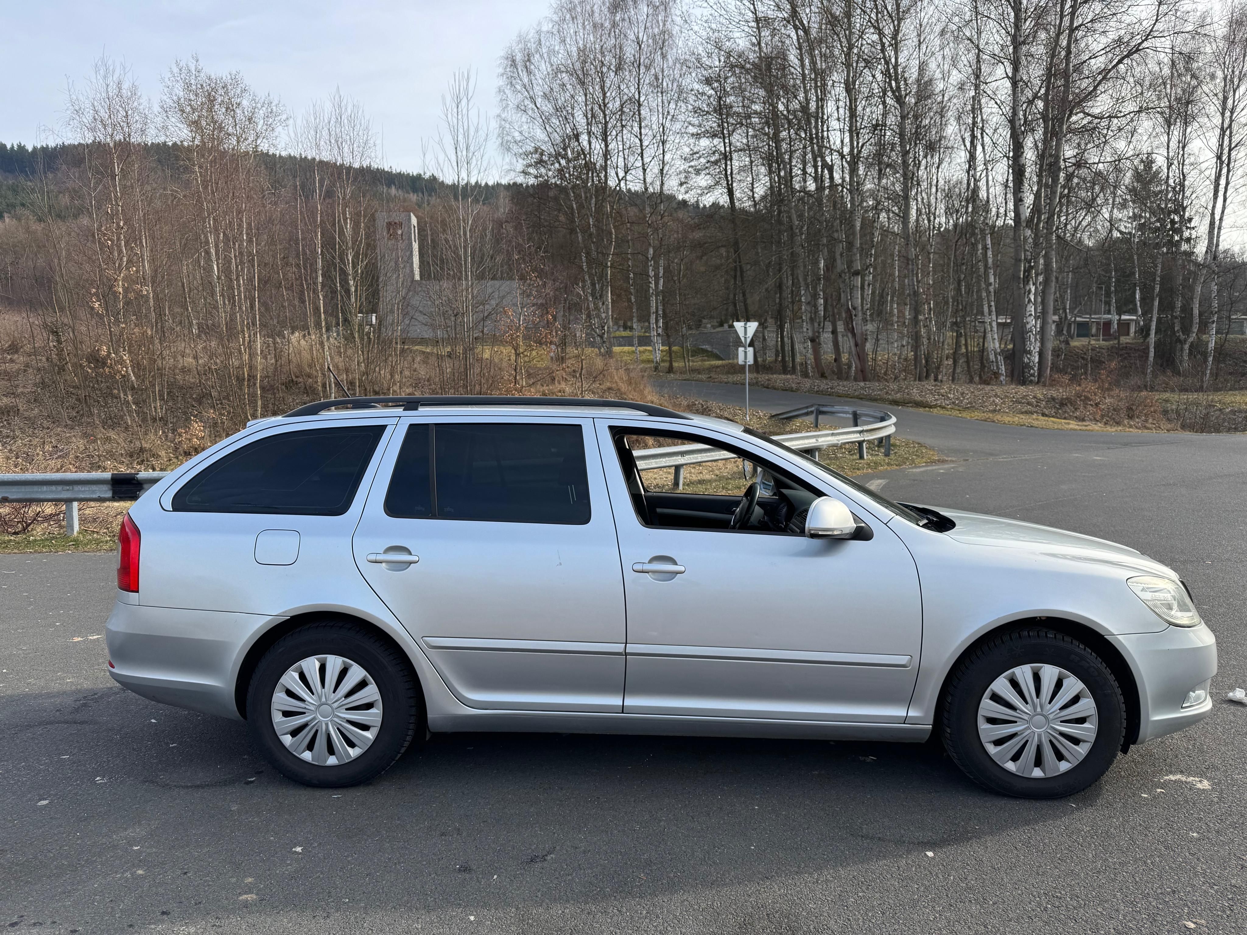 Škoda Octavia, 1.6 TDI 77 KW 2012 - fotka 2