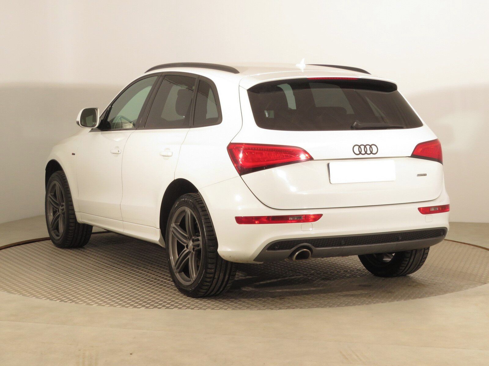 Audi Q5, 2.0 TDI, S line, 4X4, Automat - fotka 4