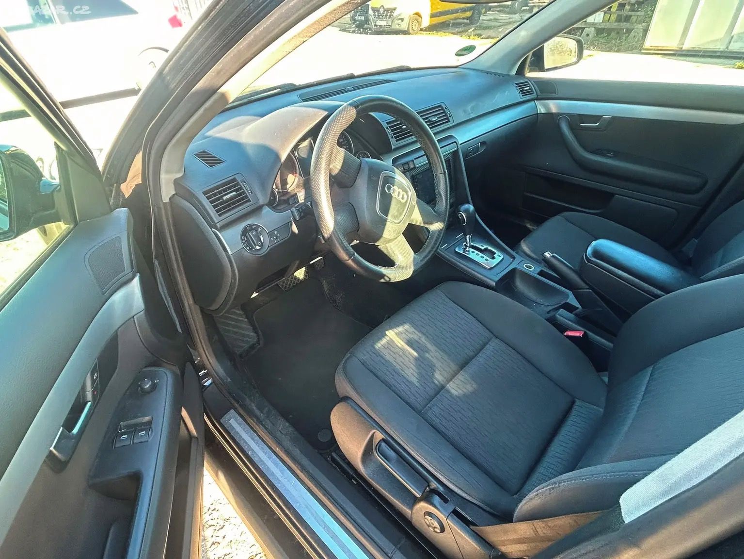 Audi A4, 2.0TDI,103kW,AUTOMAT,2009 - fotka 6