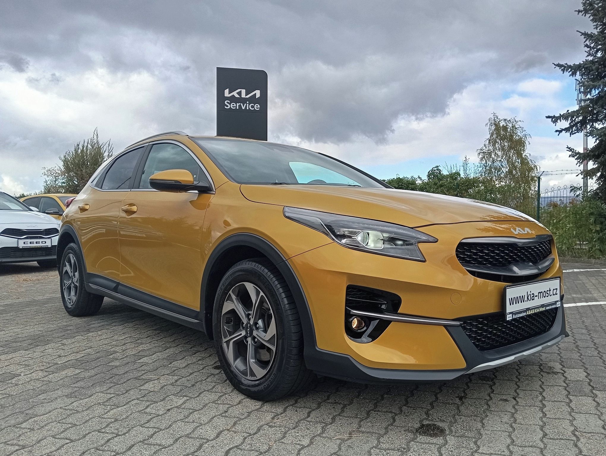 Kia XCee´d, 1.5 T-GDi 7DCT Exclusive - fotka 2