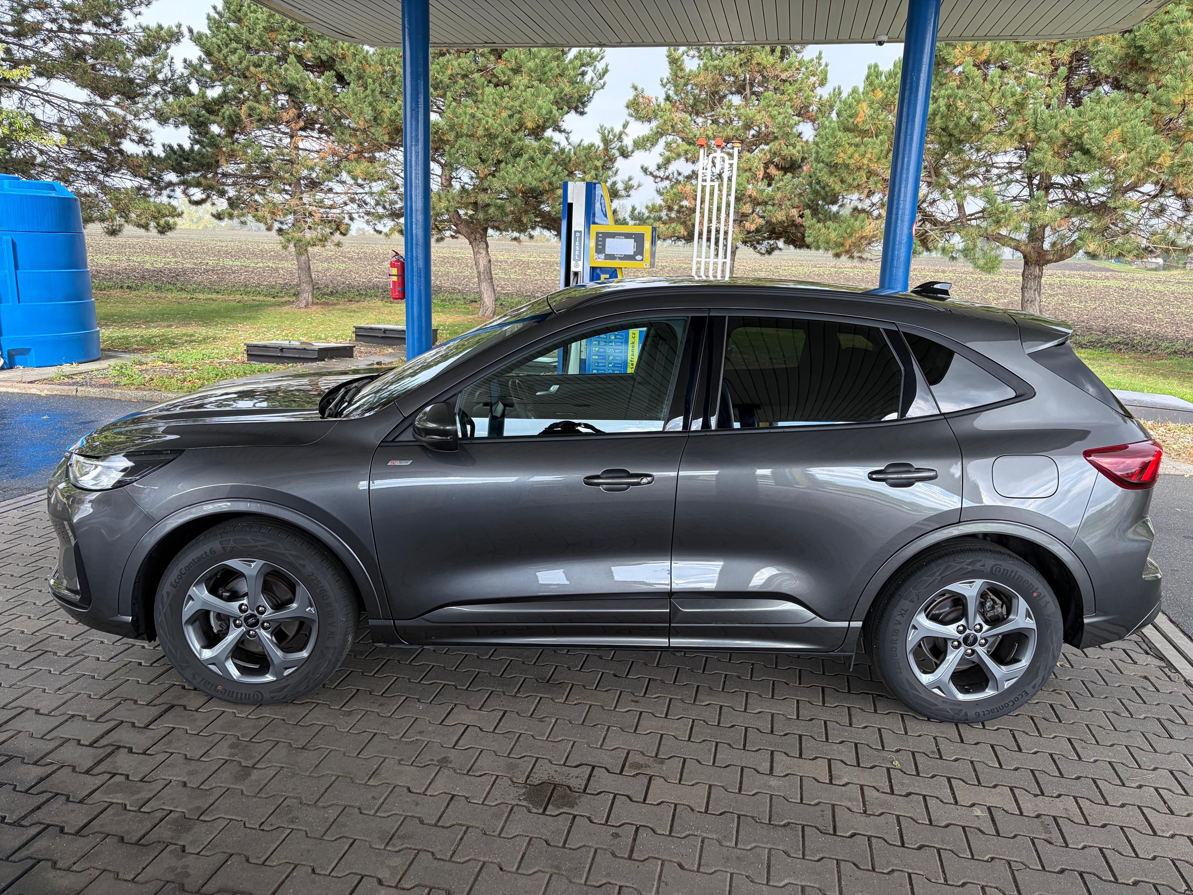 Ford Kuga, 1,5 ST Line, 137Kw - fotka 3
