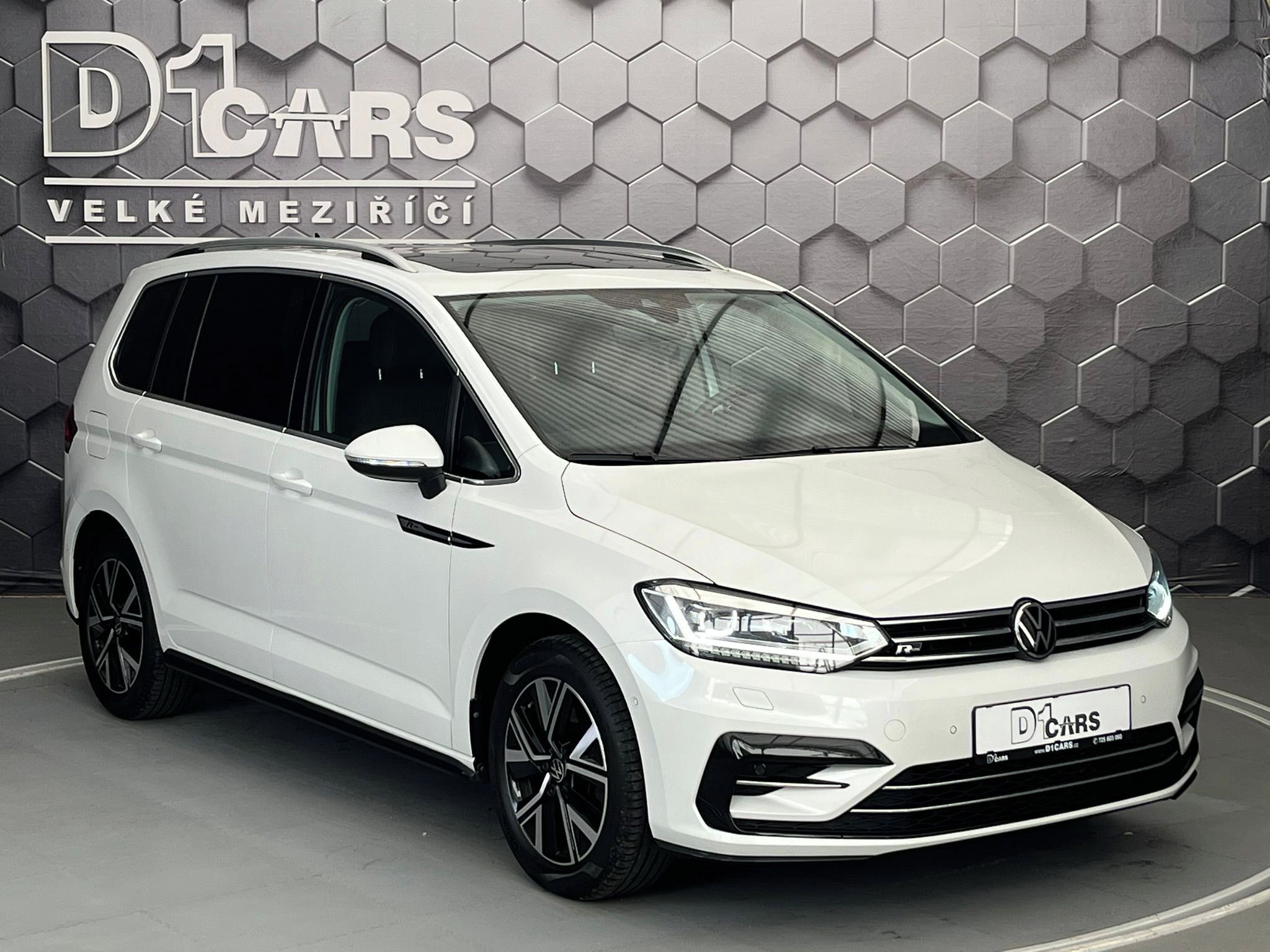 Volkswagen Touran, Highline 1.5TSI 110kW DSG - fotka 6