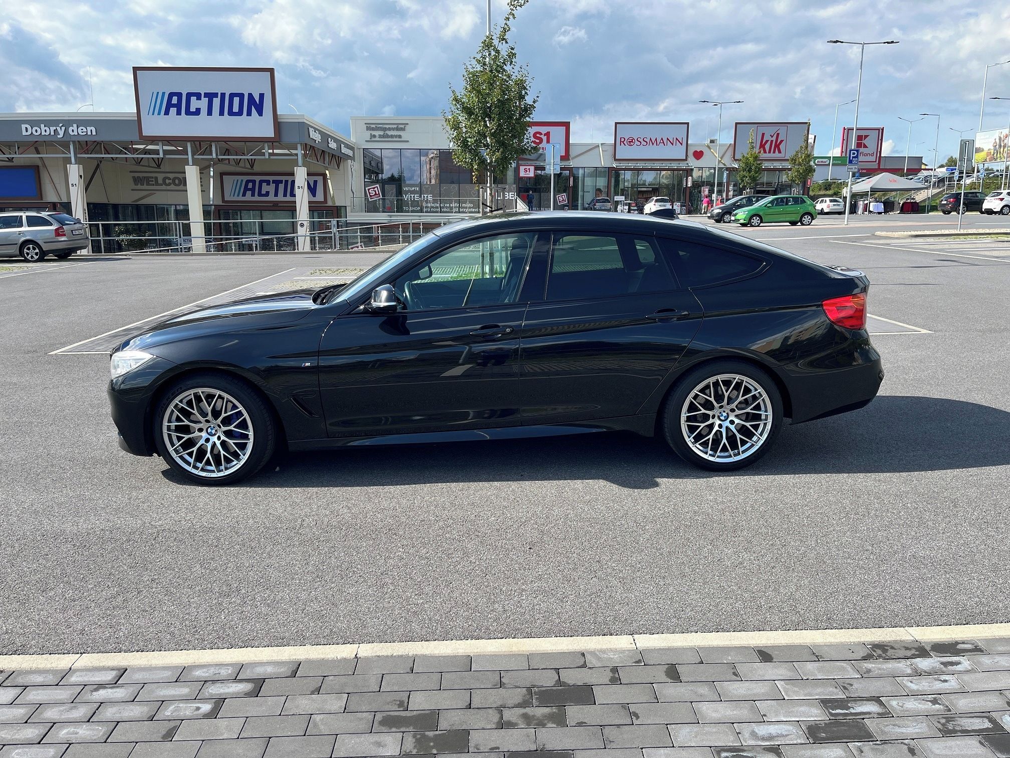 BMW Řada 3, 335d GT xDrive M-packet Shadow - fotka 2