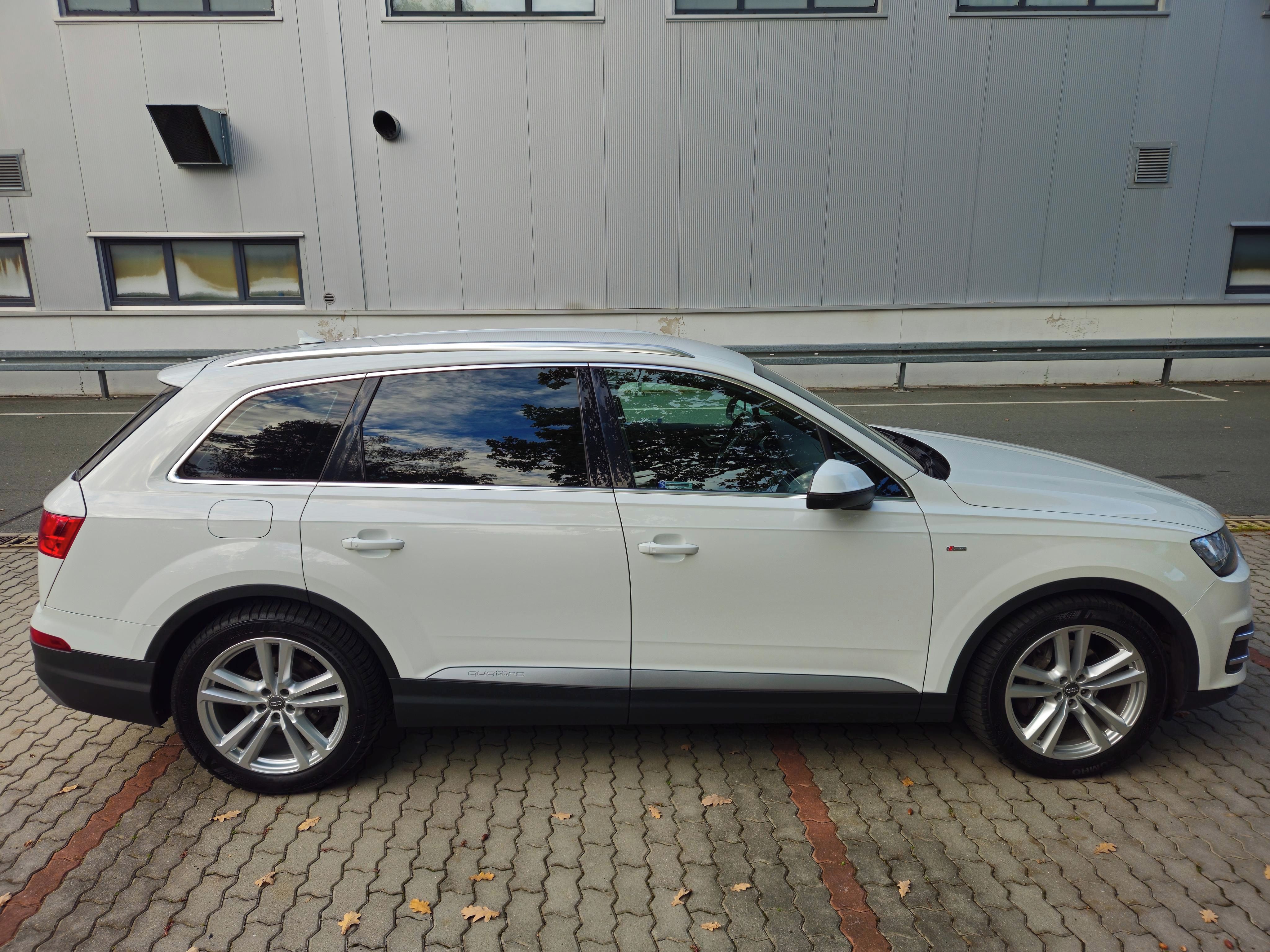 Audi Q7, 3.0 TDI S-Line - fotka 5