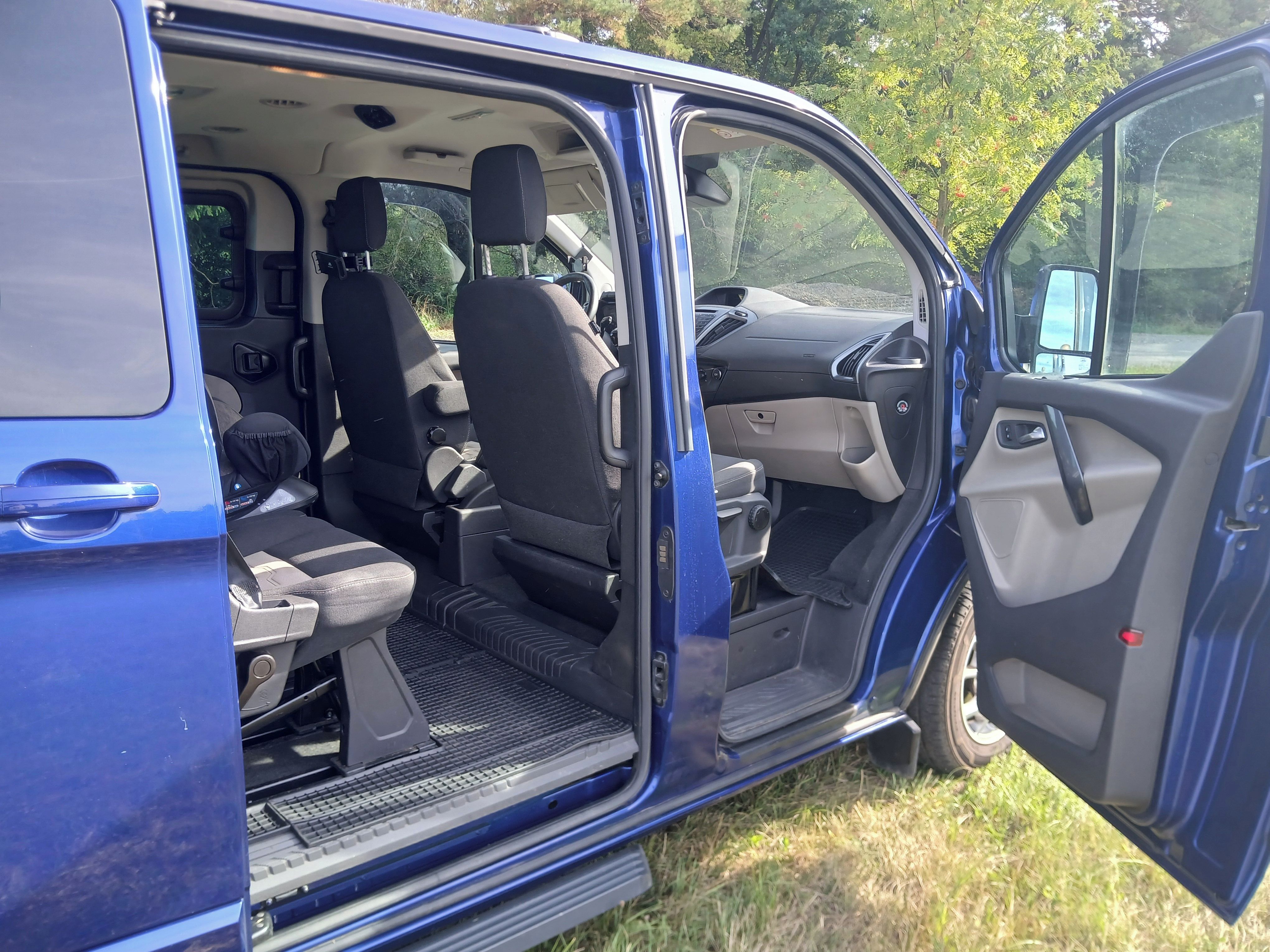 Ford Tourneo Custom - fotka 4