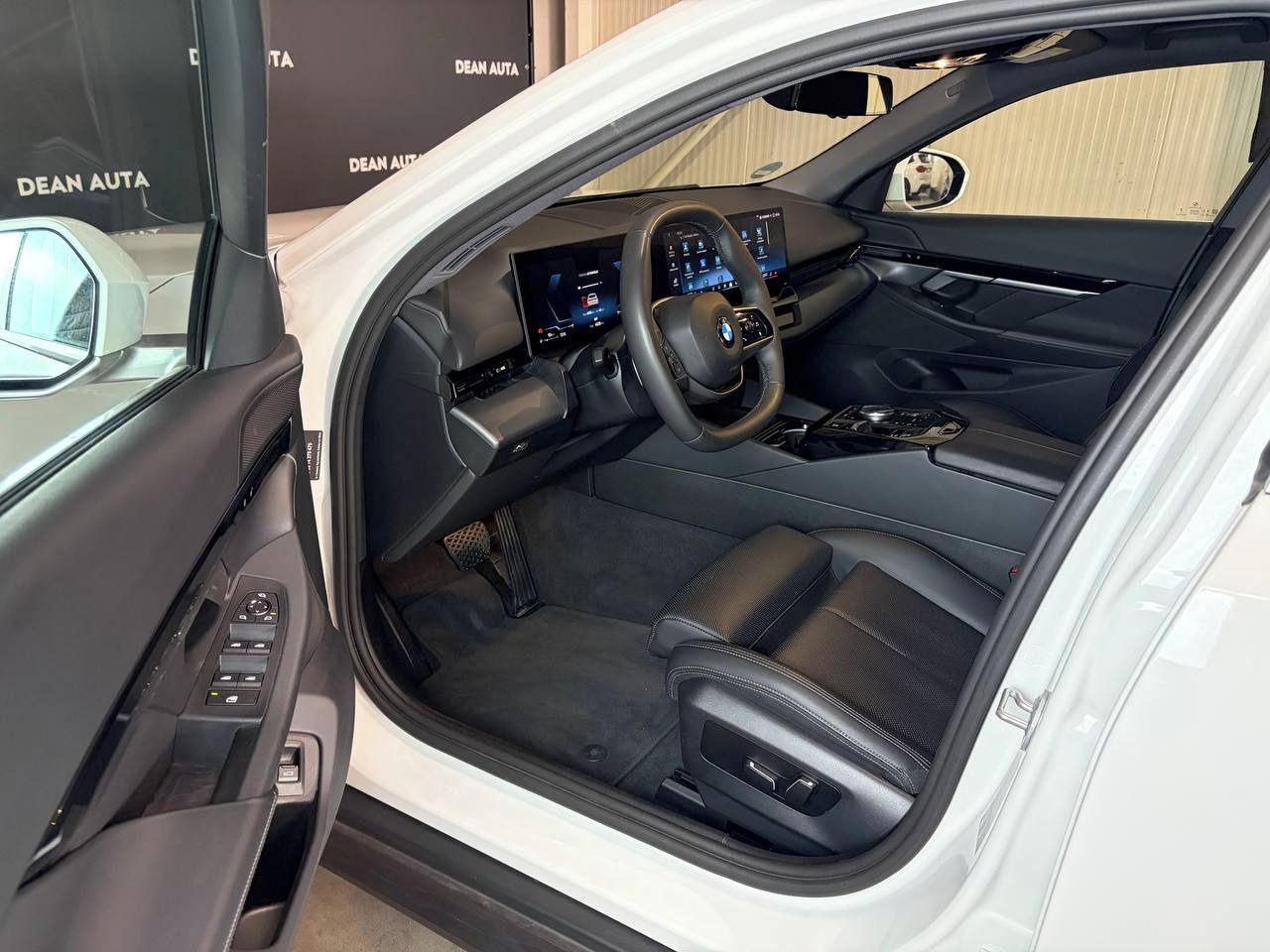 BMW Řada 5, 520D Touring 145kw - fotka 5