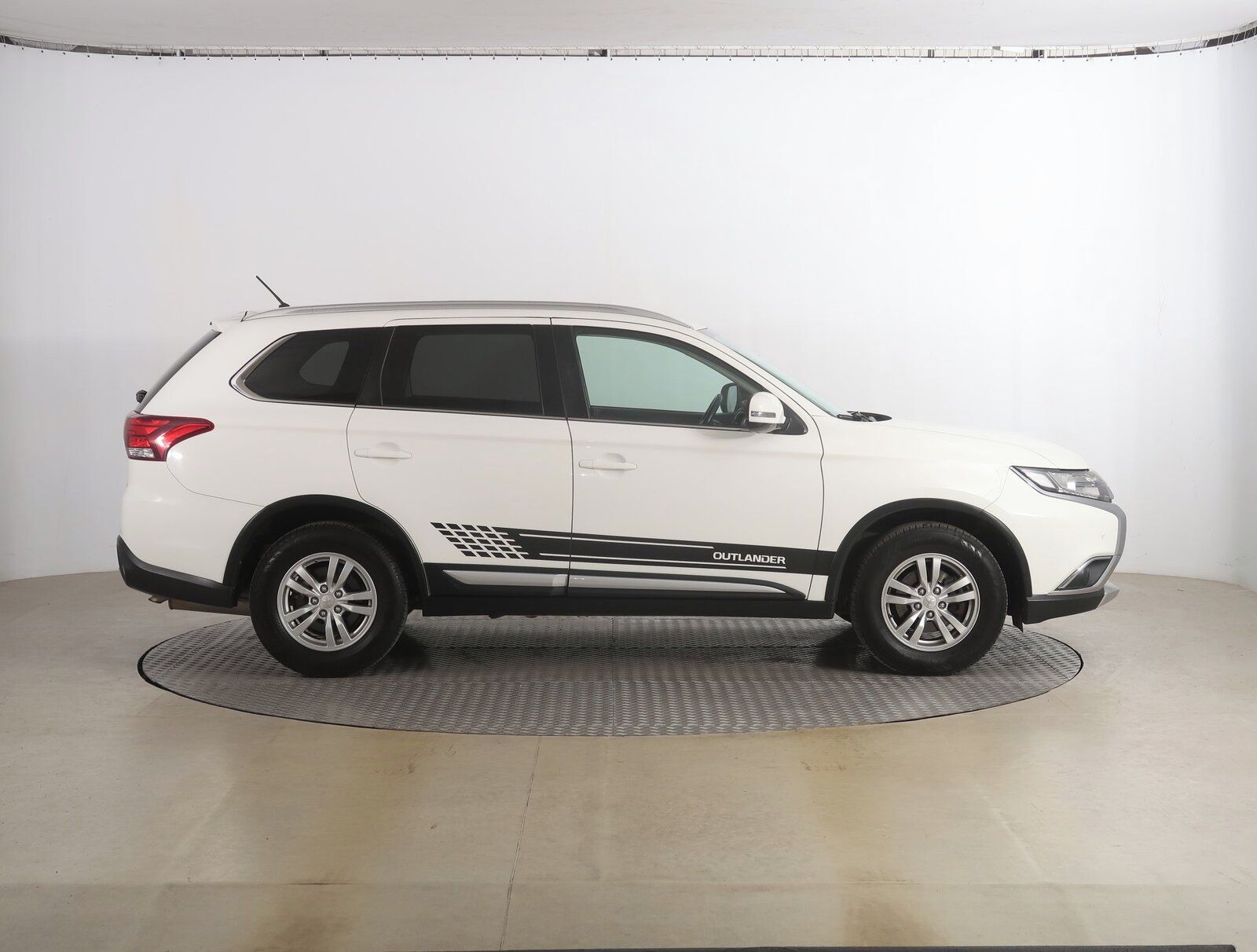 Mitsubishi Outlander, 2.0, Serv.kniha - fotka 6