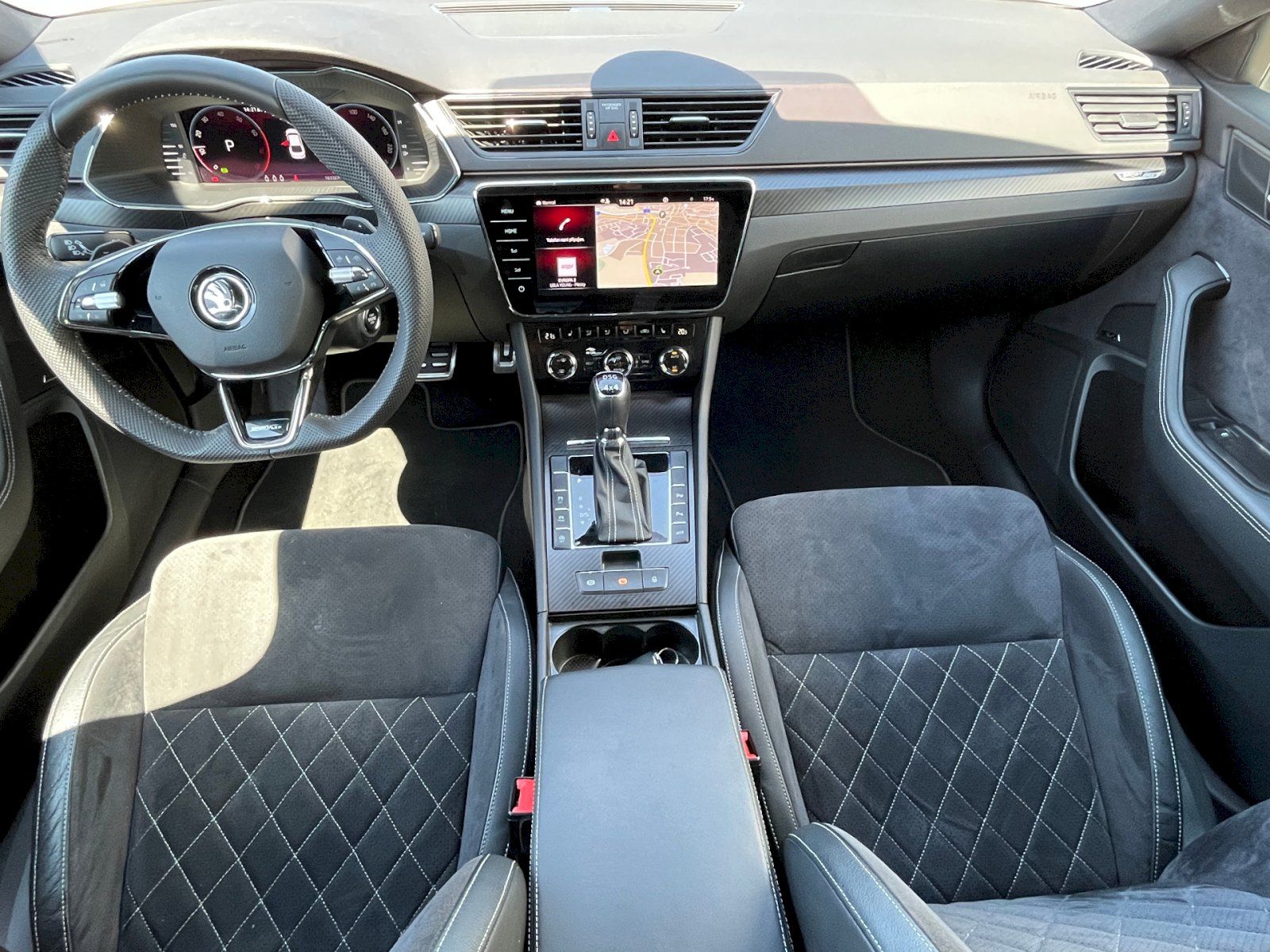 Škoda Superb, 2.0 TSI 206kW SportLine 4x4 DS - fotka 6