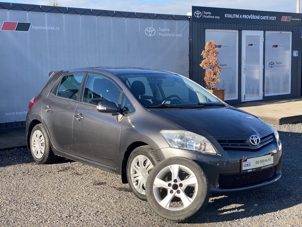 Toyota Auris, 1.6i, ČR, Luna, 2x kola