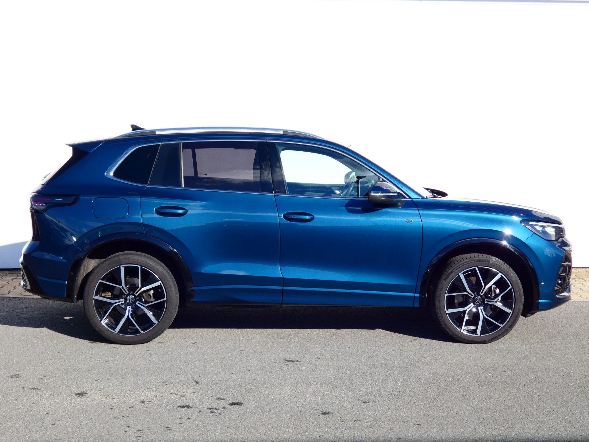 Volkswagen Tiguan, R-Line 2.0 TDI 142KW 4MOTION - fotka 3