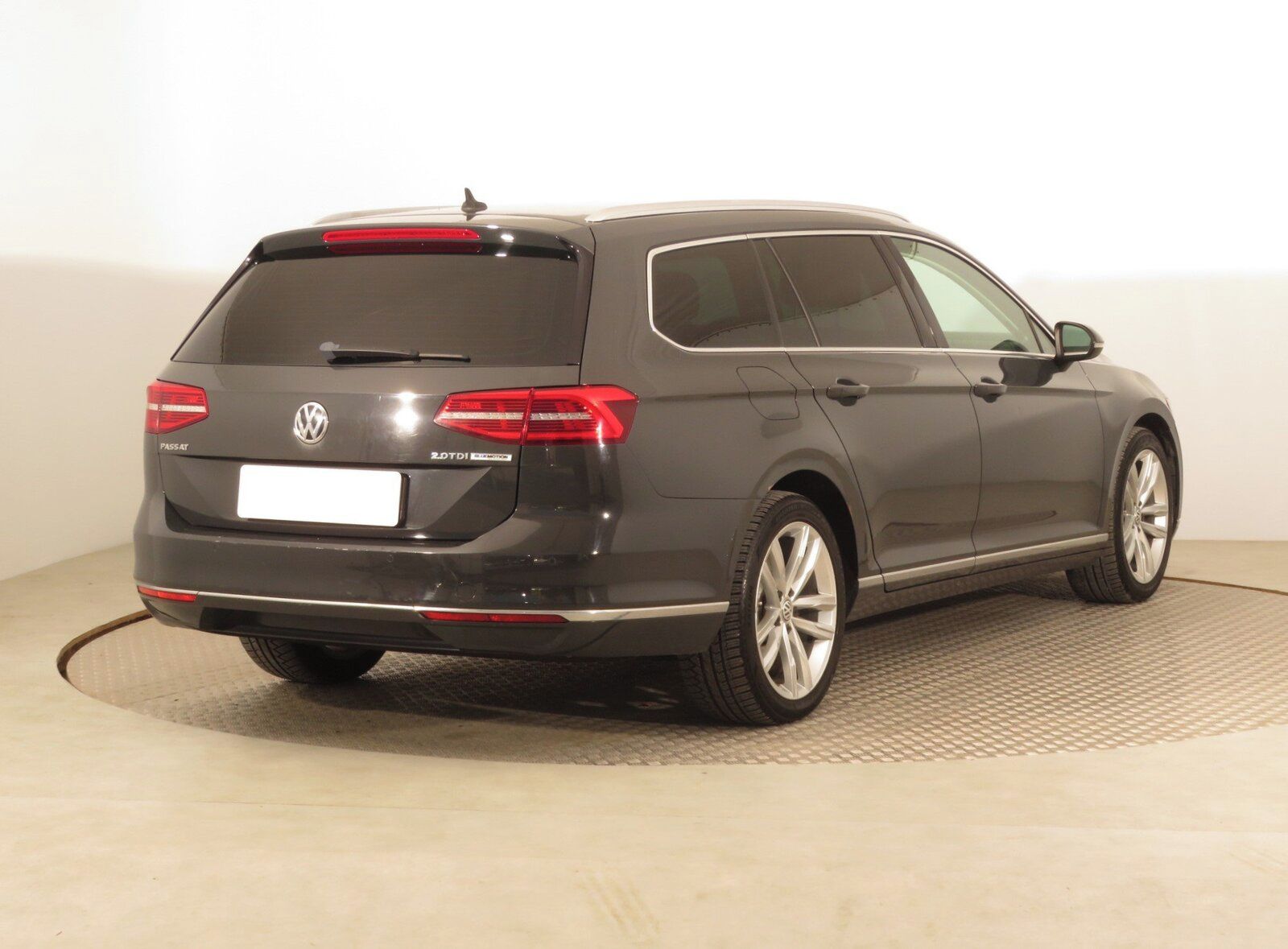 Volkswagen Passat, 2.0 TDI, Highline, Automat - fotka 5