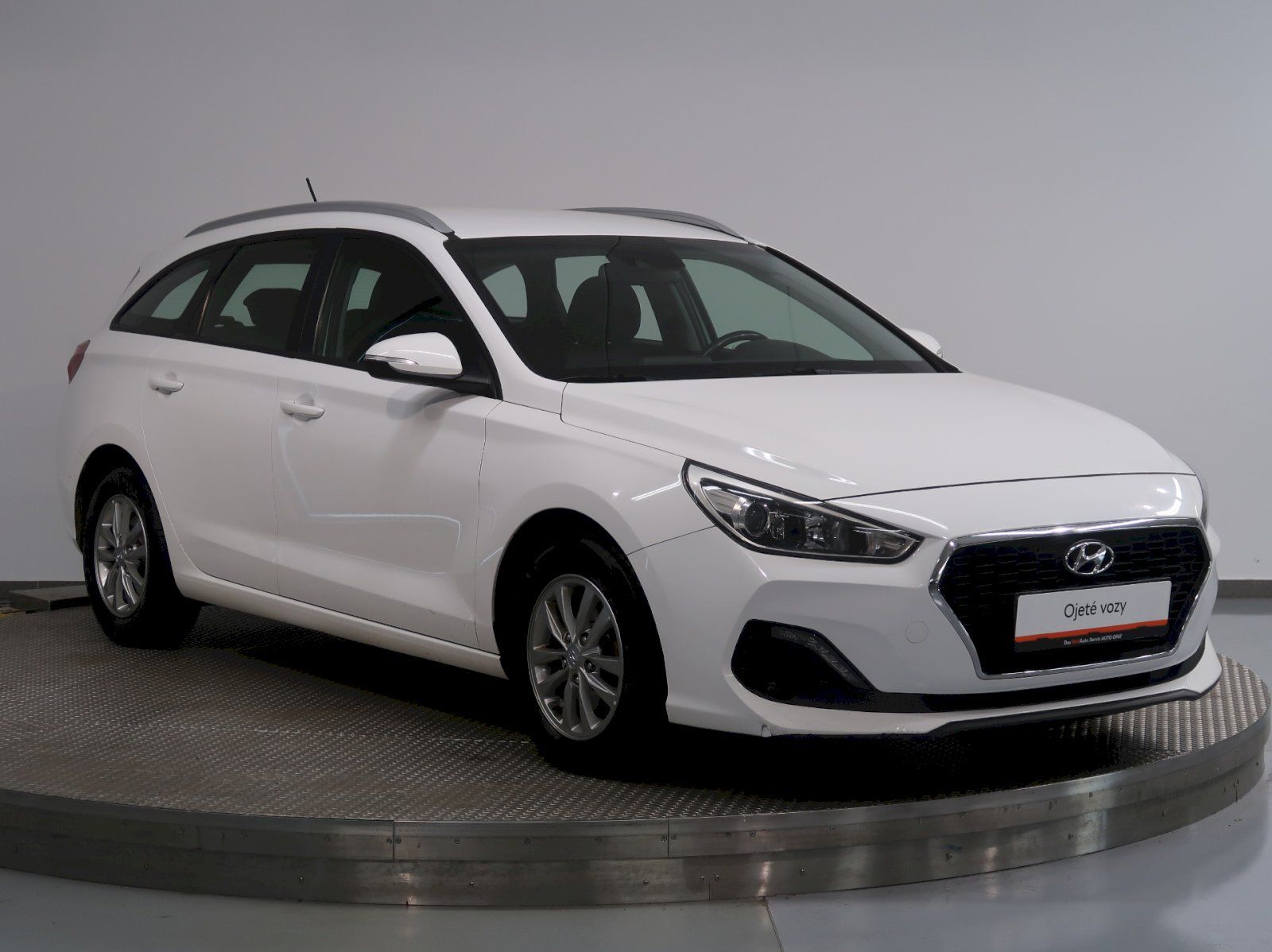 Hyundai i30, 1.6CRDI 85KW - fotka 6