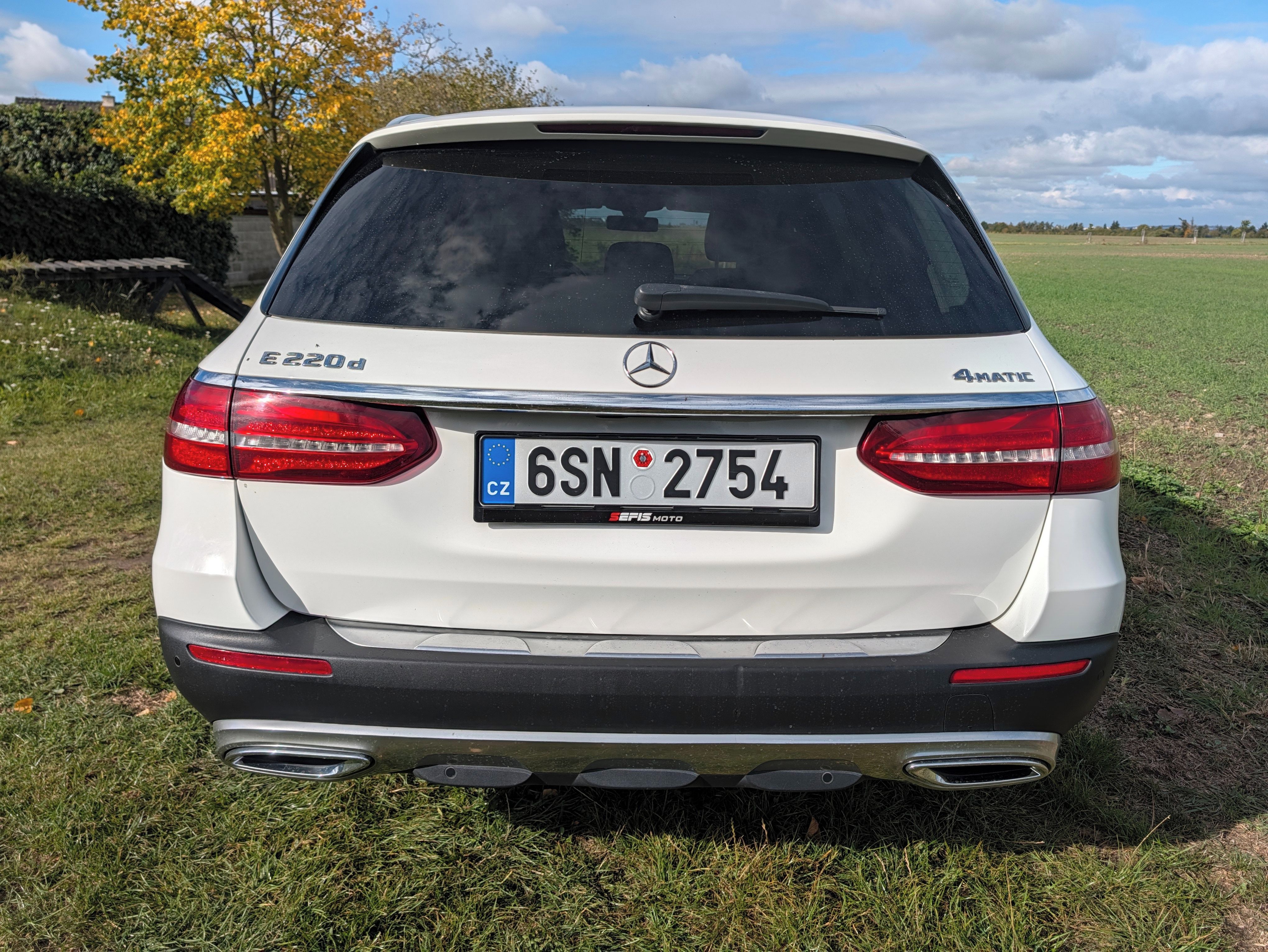 Mercedes-Benz Třídy E, E 220 d 4MATIC All-Terrain - fotka 5