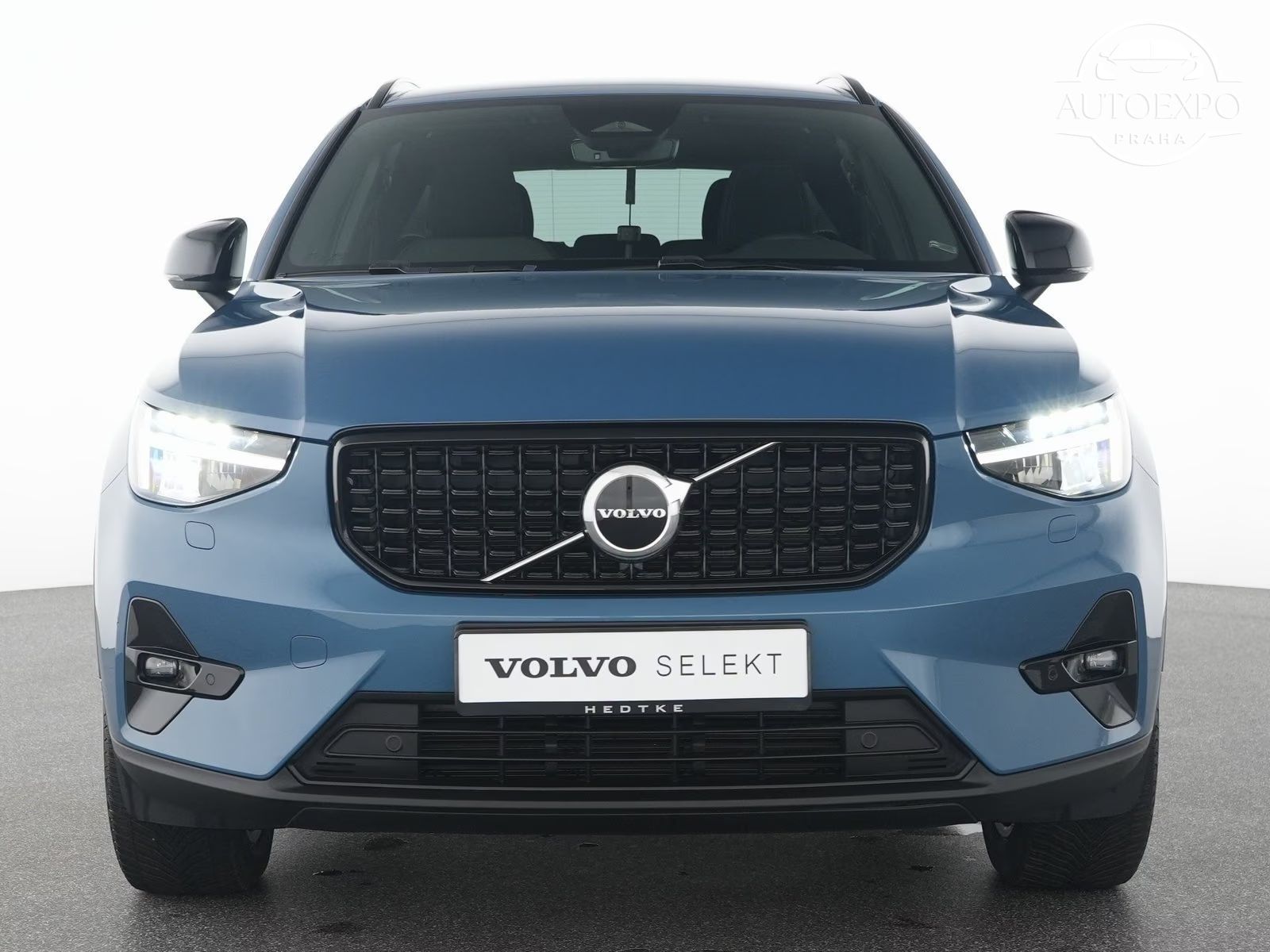Volvo XC40, B3 Plus Dark - fotka 2