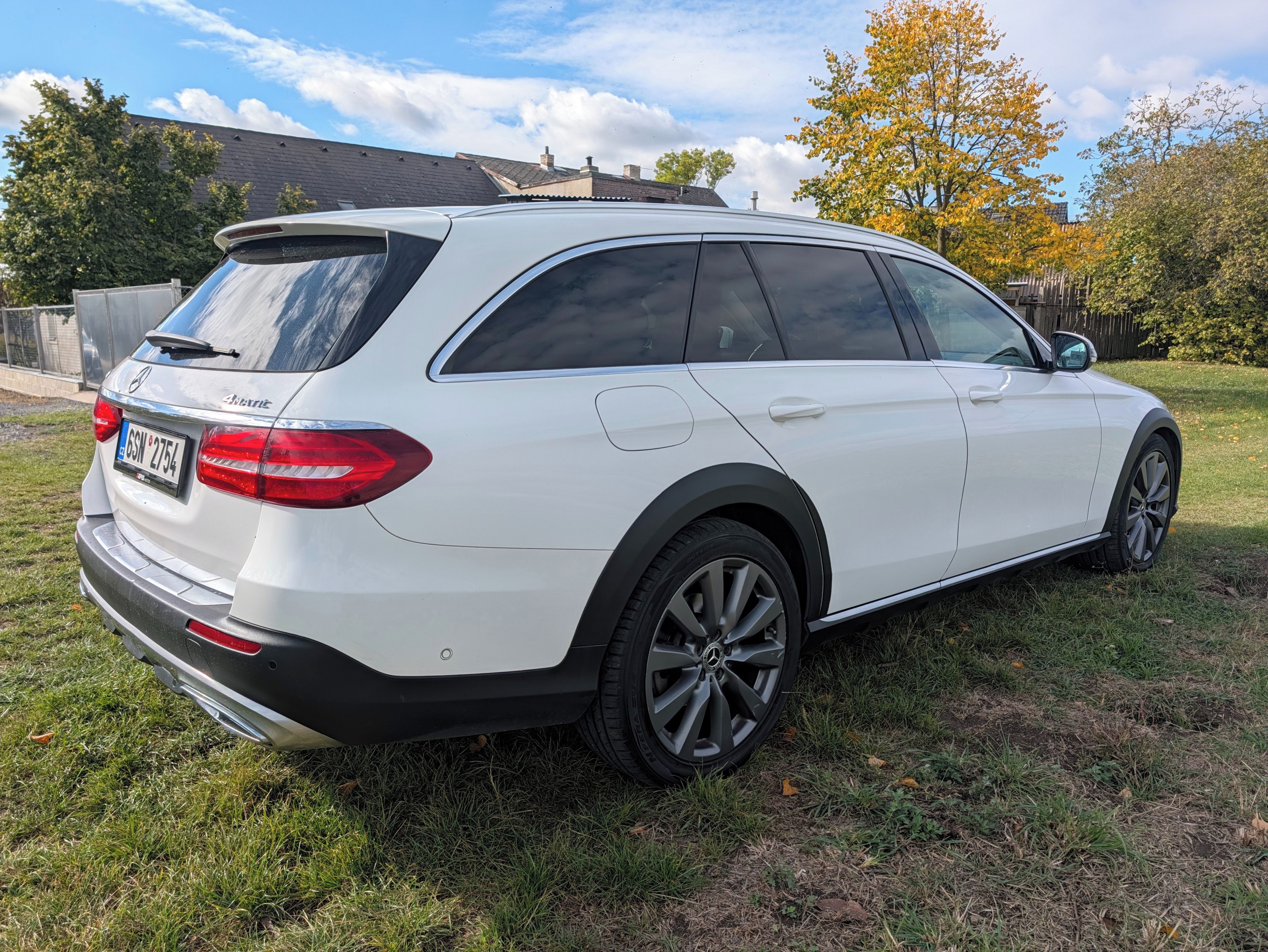 Mercedes-Benz Třídy E, E 220 d 4MATIC All-Terrain - fotka 6