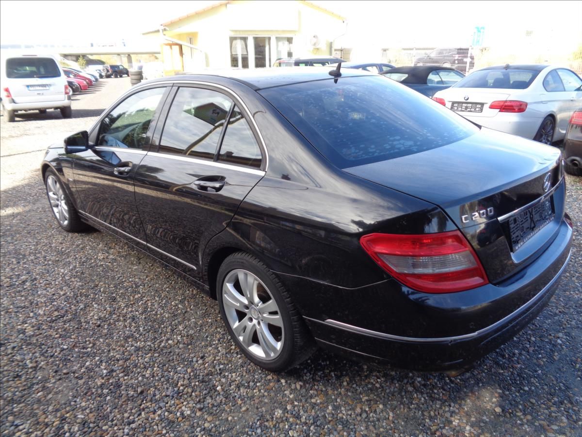 Mercedes-Benz Třídy C, 2,2 - fotka 5