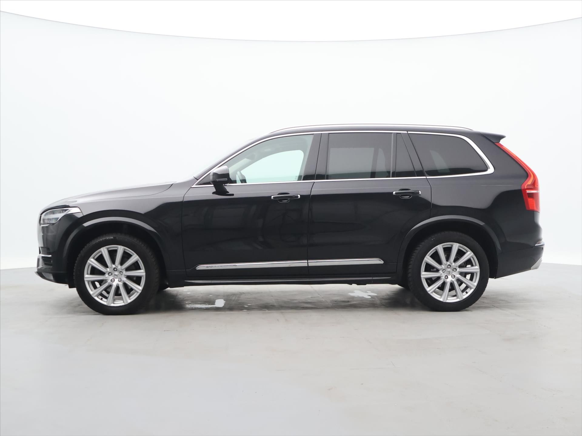 Volvo XC90, 2,0 D5 173kW Inscription 4x4 D - fotka 4