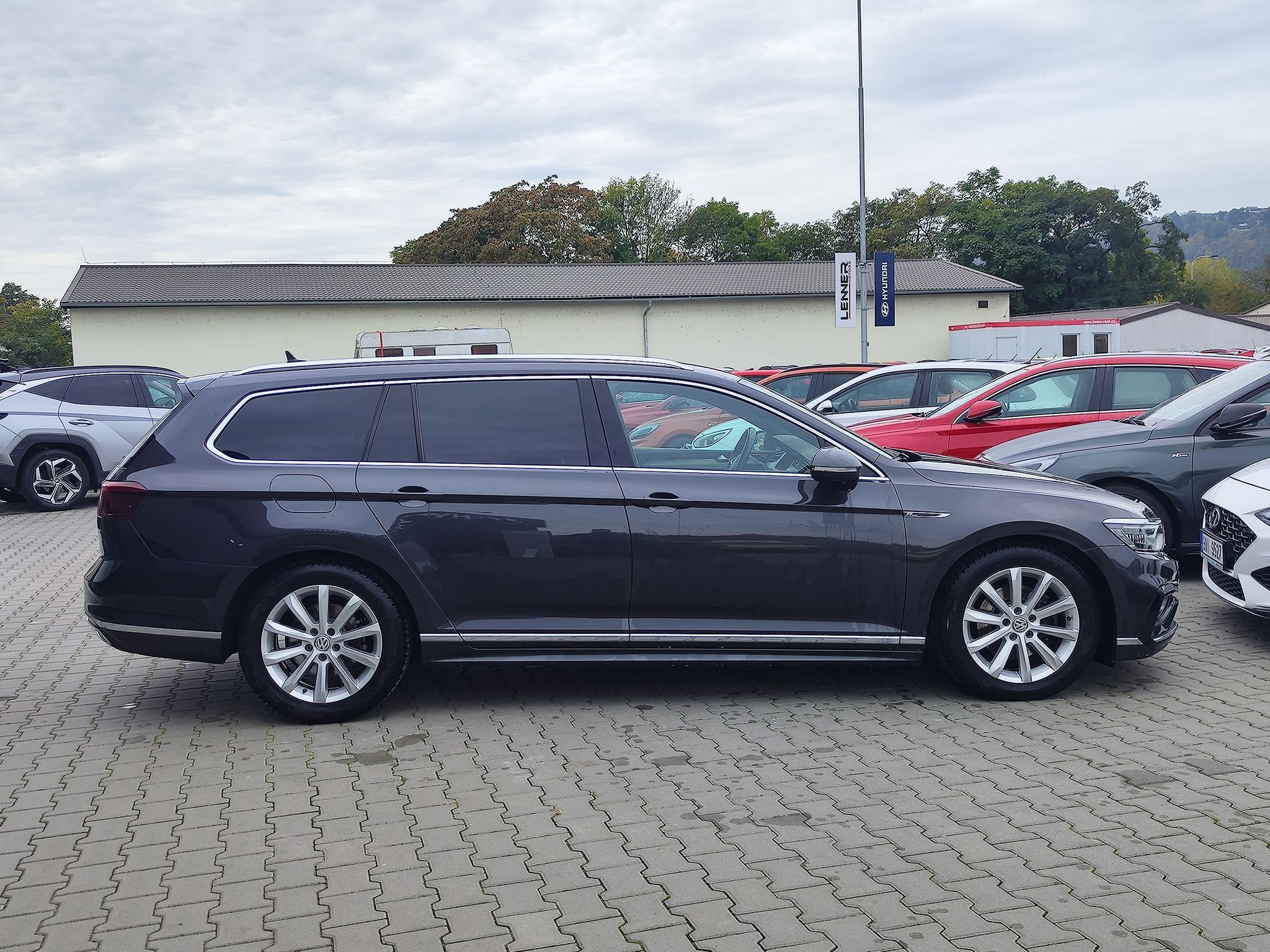 Volkswagen Passat, 2.0 TDI/140kW R-Line DSG - fotka 4