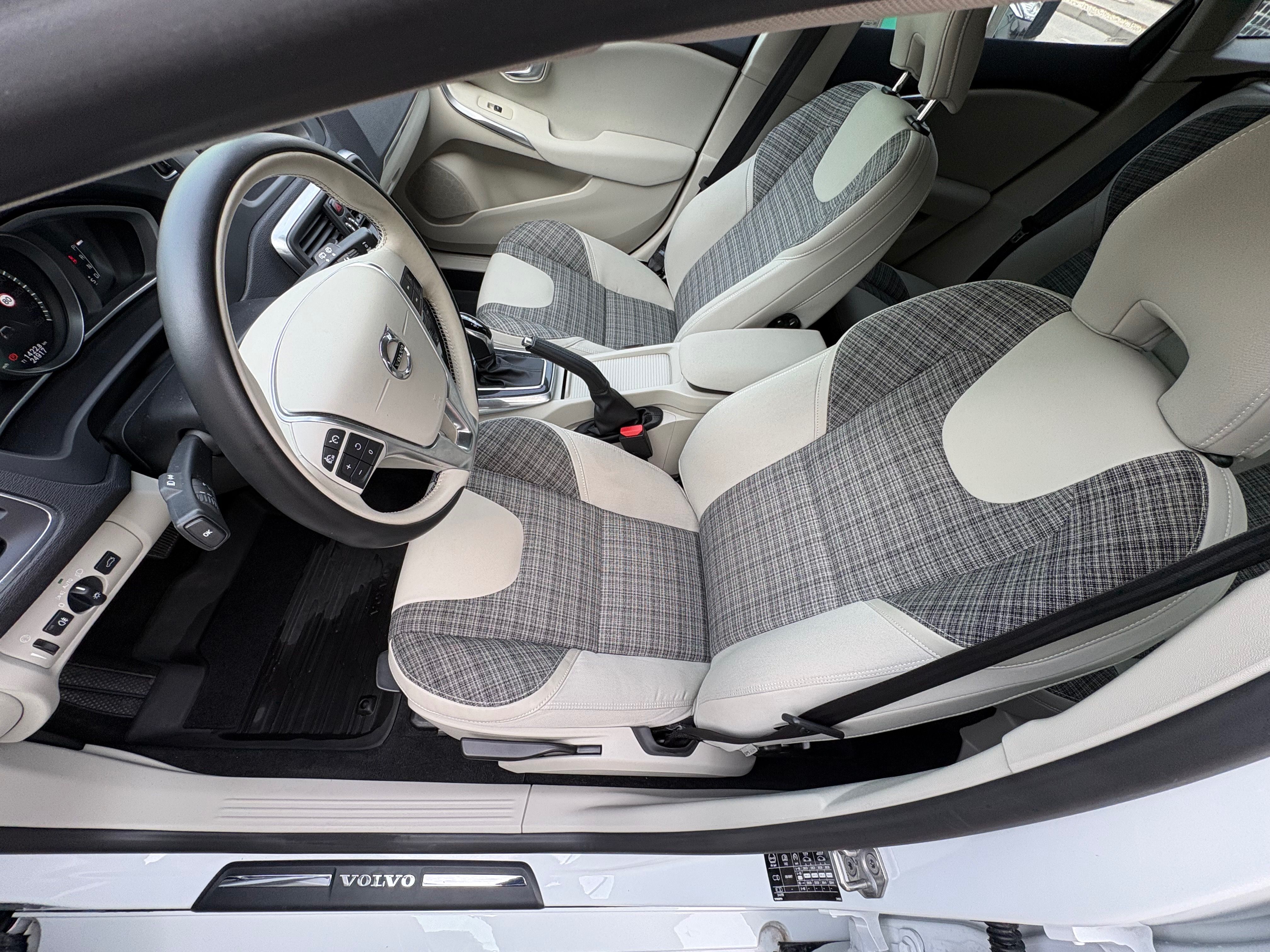 Volvo V40, T2 AUTOMAT - fotka 6