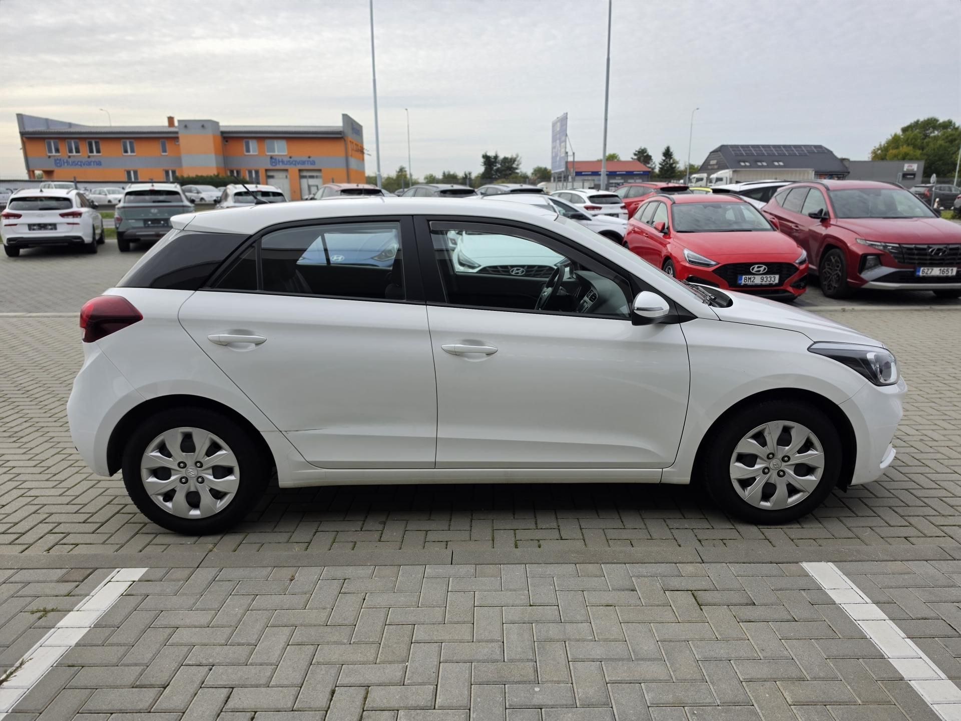 Hyundai i20, 1,2i 55kW - fotka 6