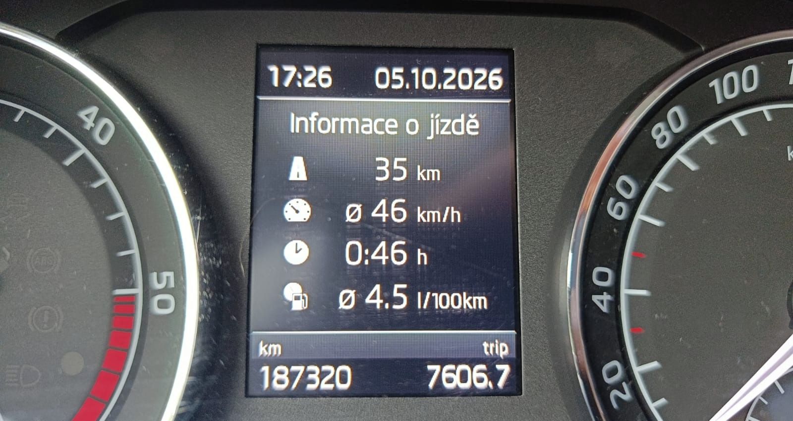 Škoda Superb, III Style Plus Kombi TDI - fotka 6